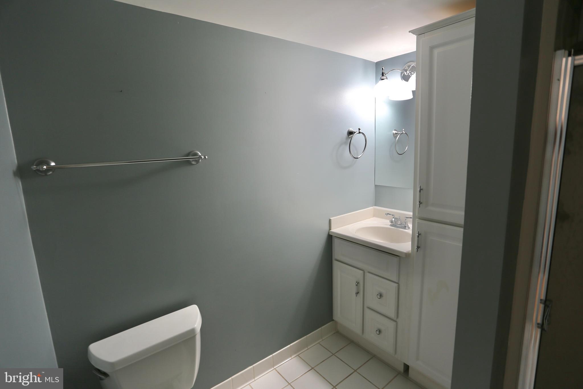 TOWNES OF MOOREFIELD - Residential Lease