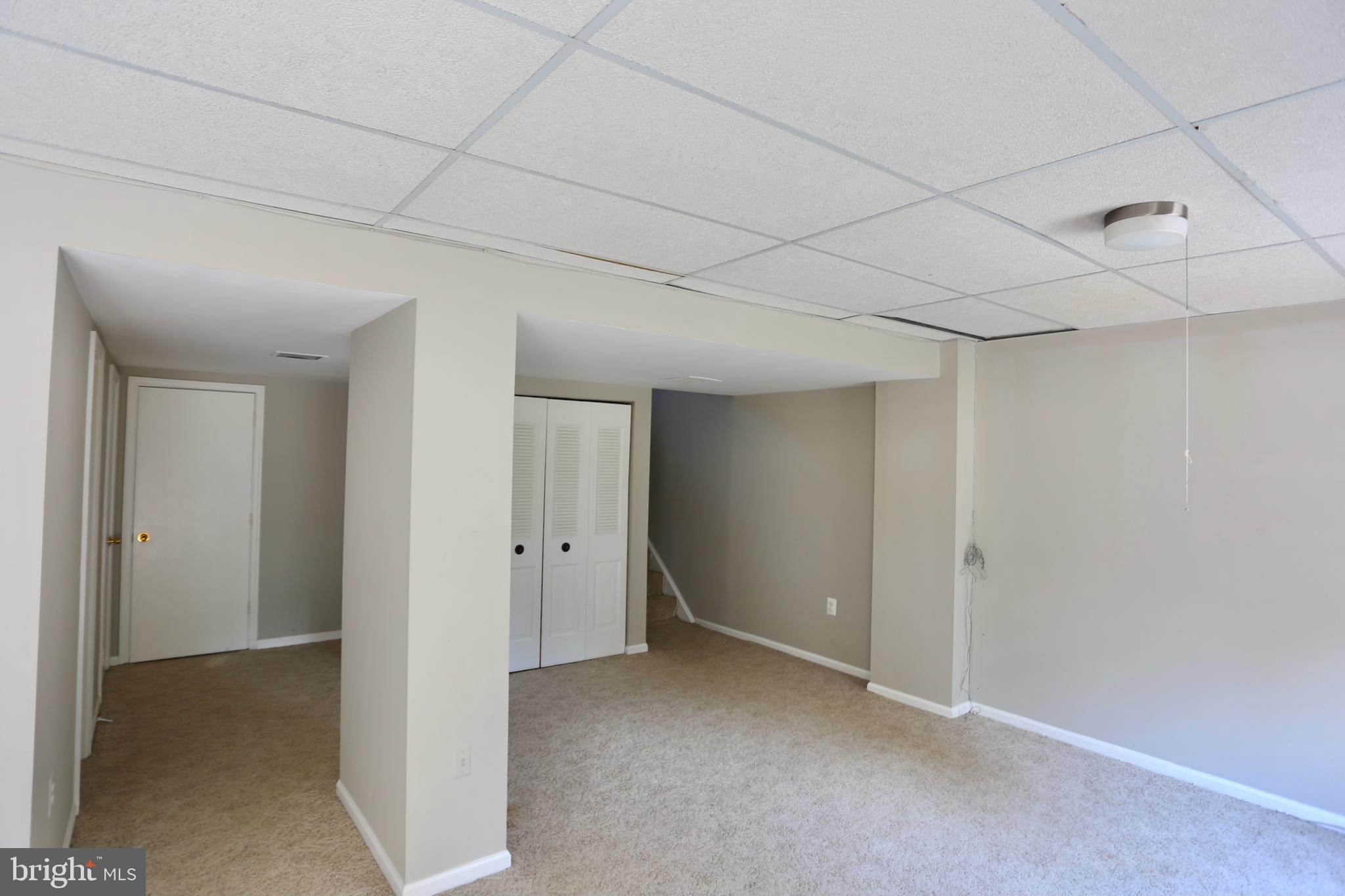 TOWNES OF MOOREFIELD - Residential Lease