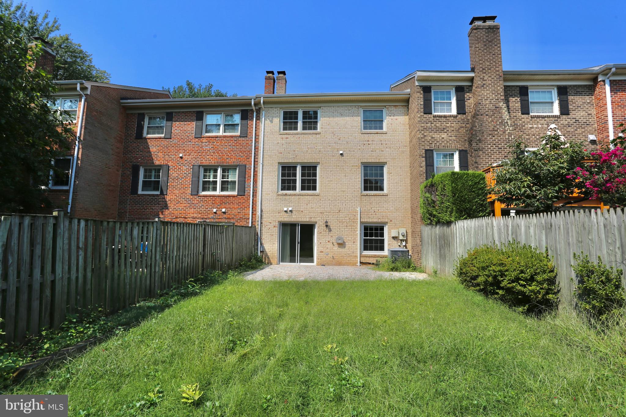 TOWNES OF MOOREFIELD - Residential Lease