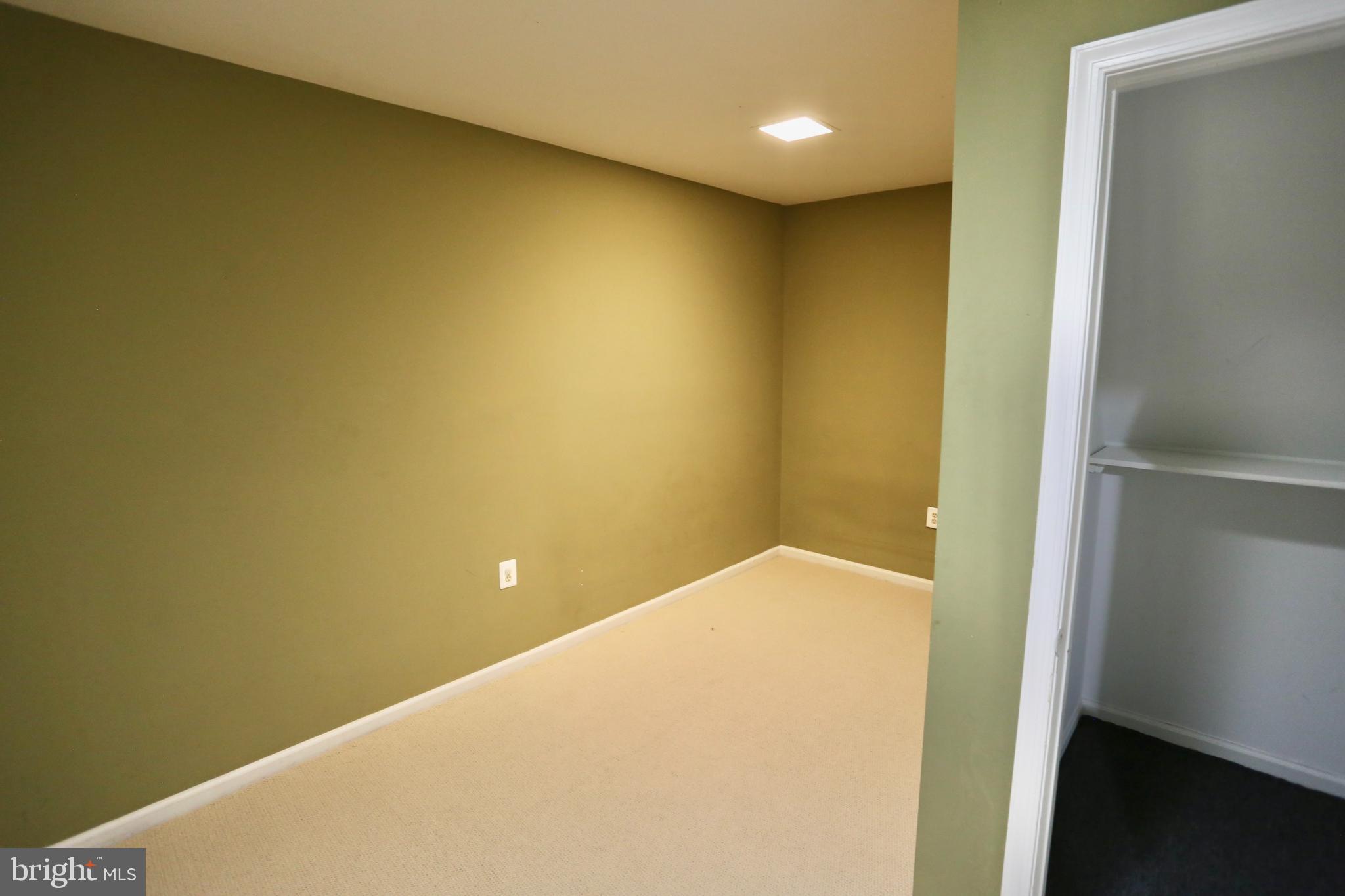 TOWNES OF MOOREFIELD - Residential Lease