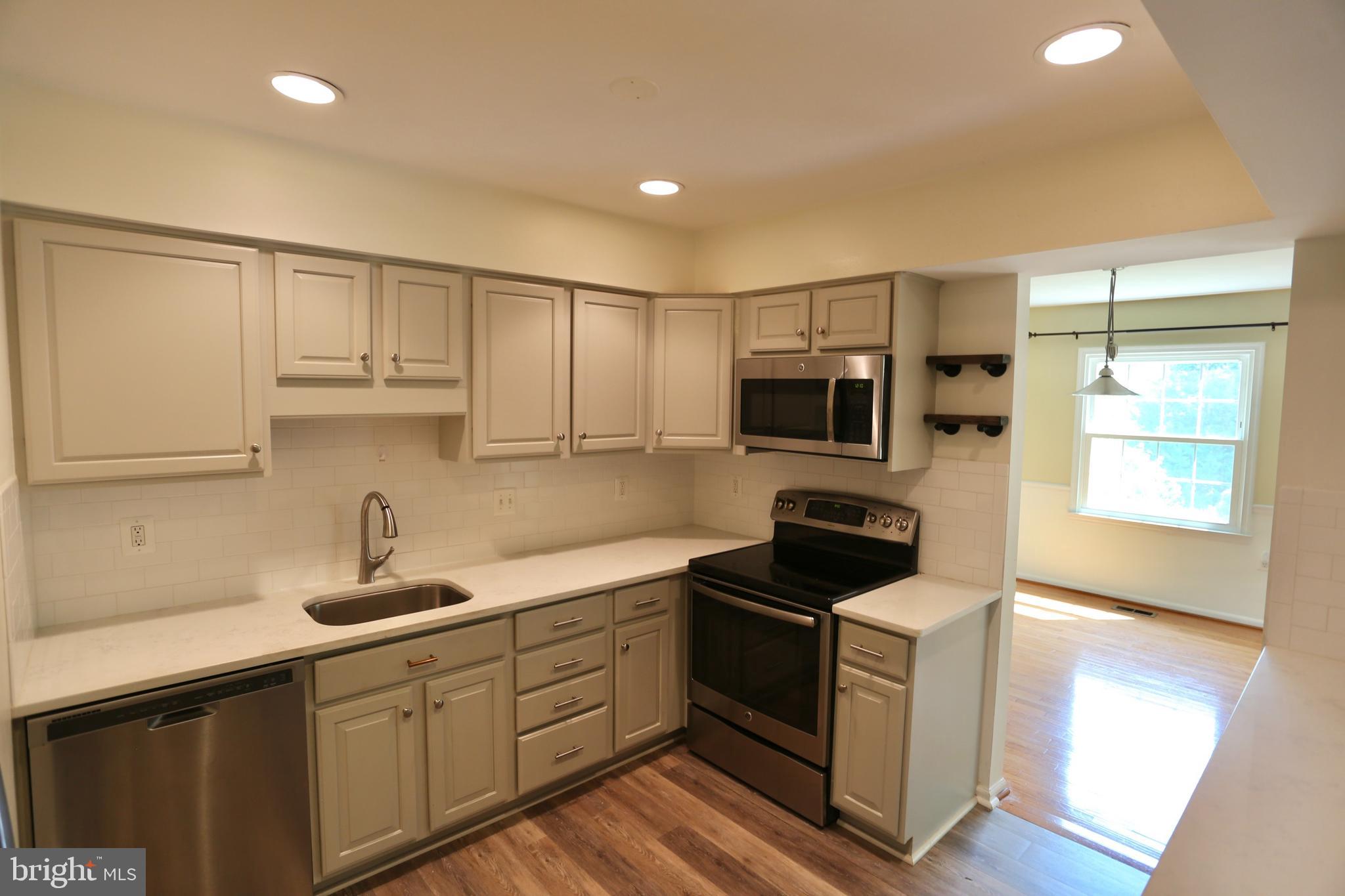 TOWNES OF MOOREFIELD - Residential Lease