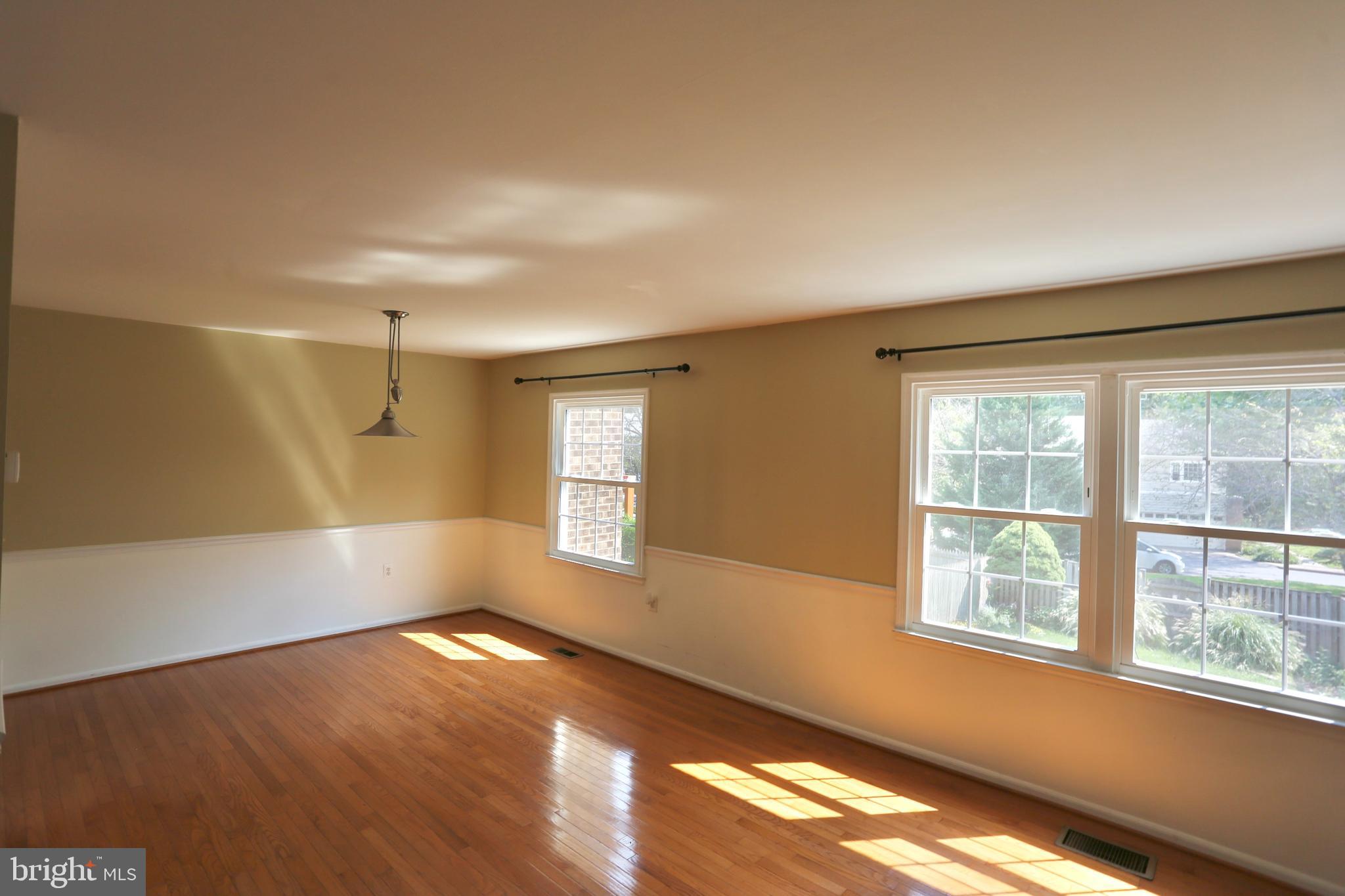 TOWNES OF MOOREFIELD - Residential Lease