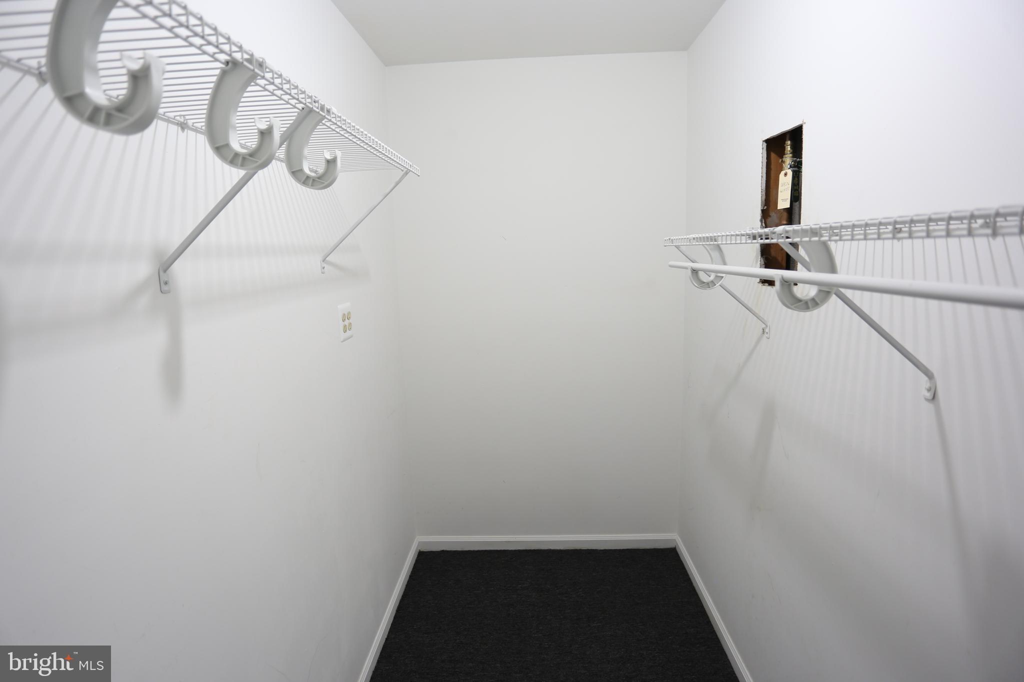 TOWNES OF MOOREFIELD - Residential Lease