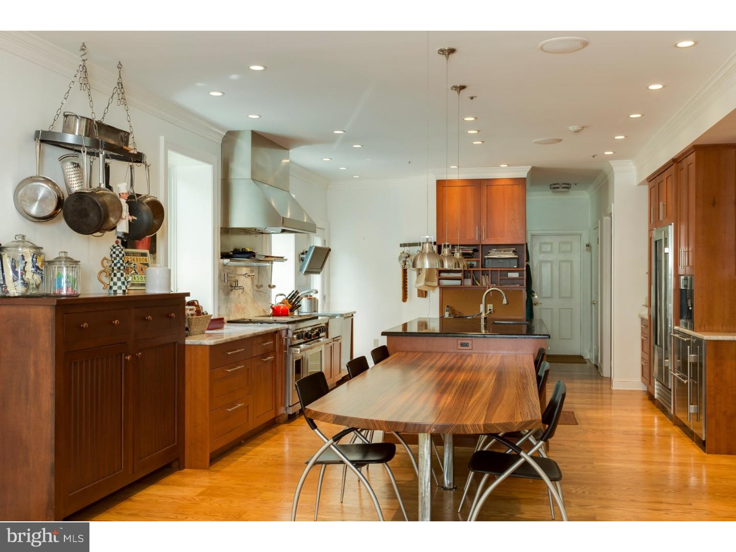 COUNTRY CLUB ESTS - Residential