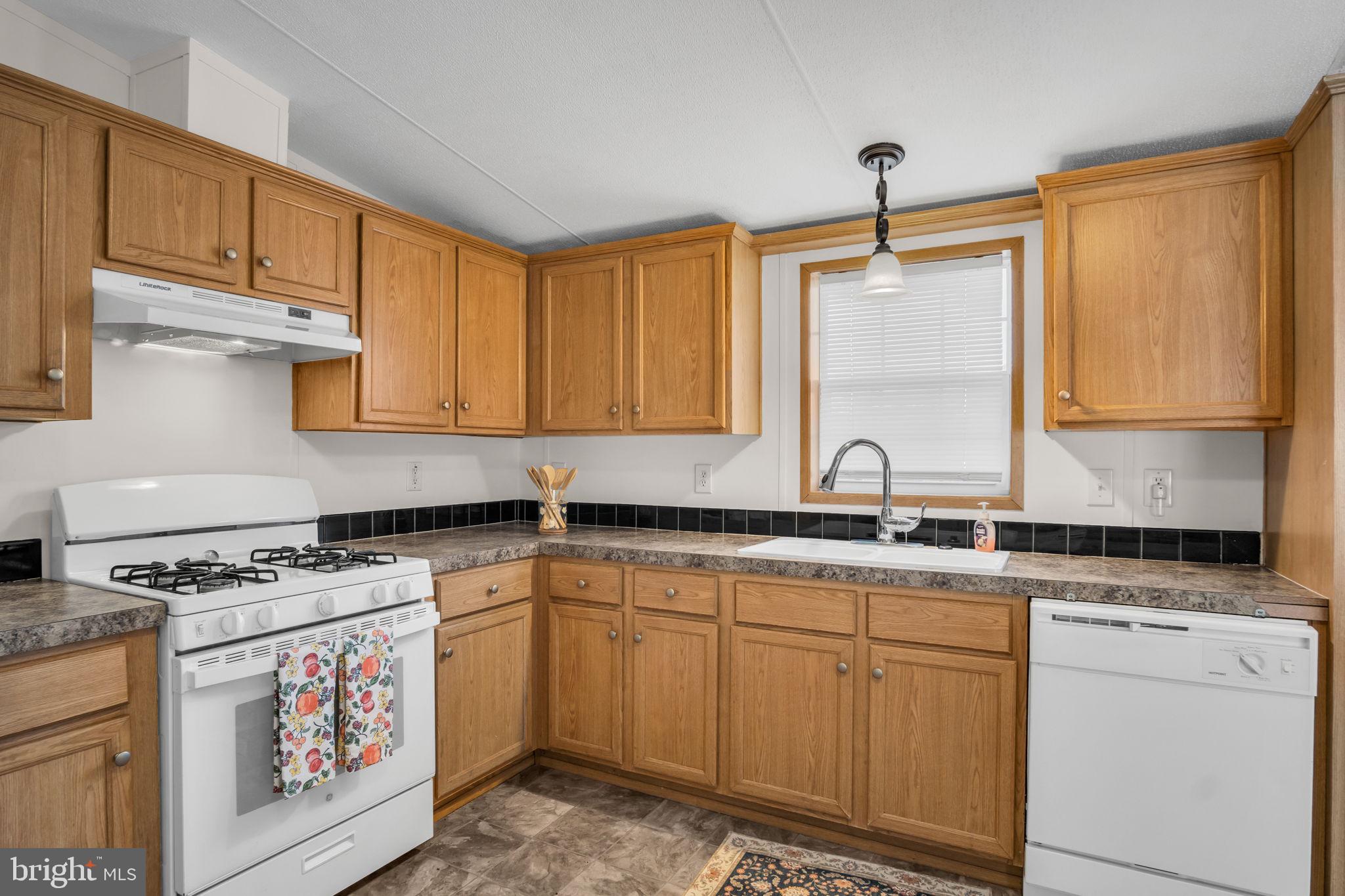 COUNTRY VIEW MHP - Residential