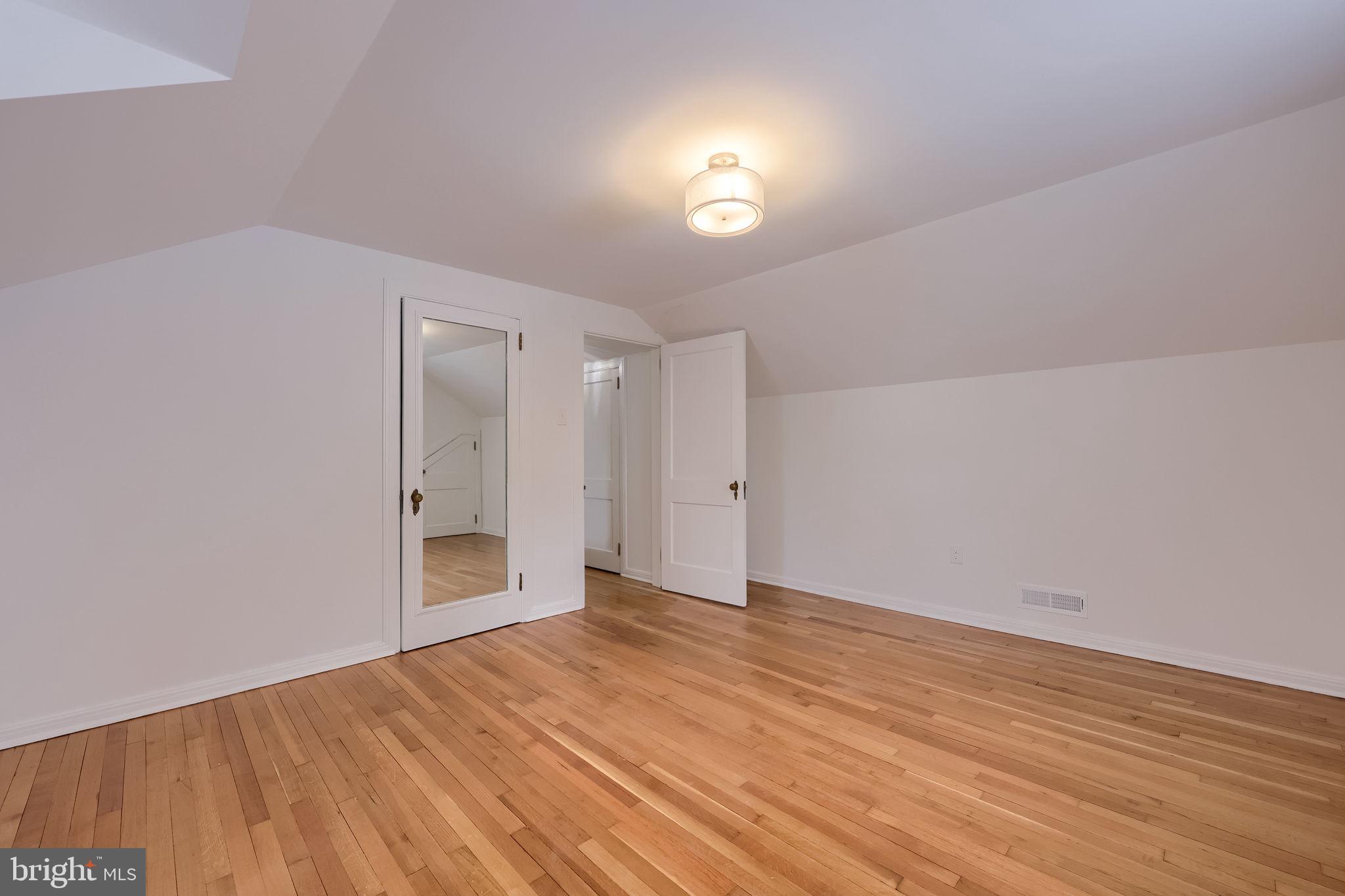 SCHOOL LANE HILLS - Residential