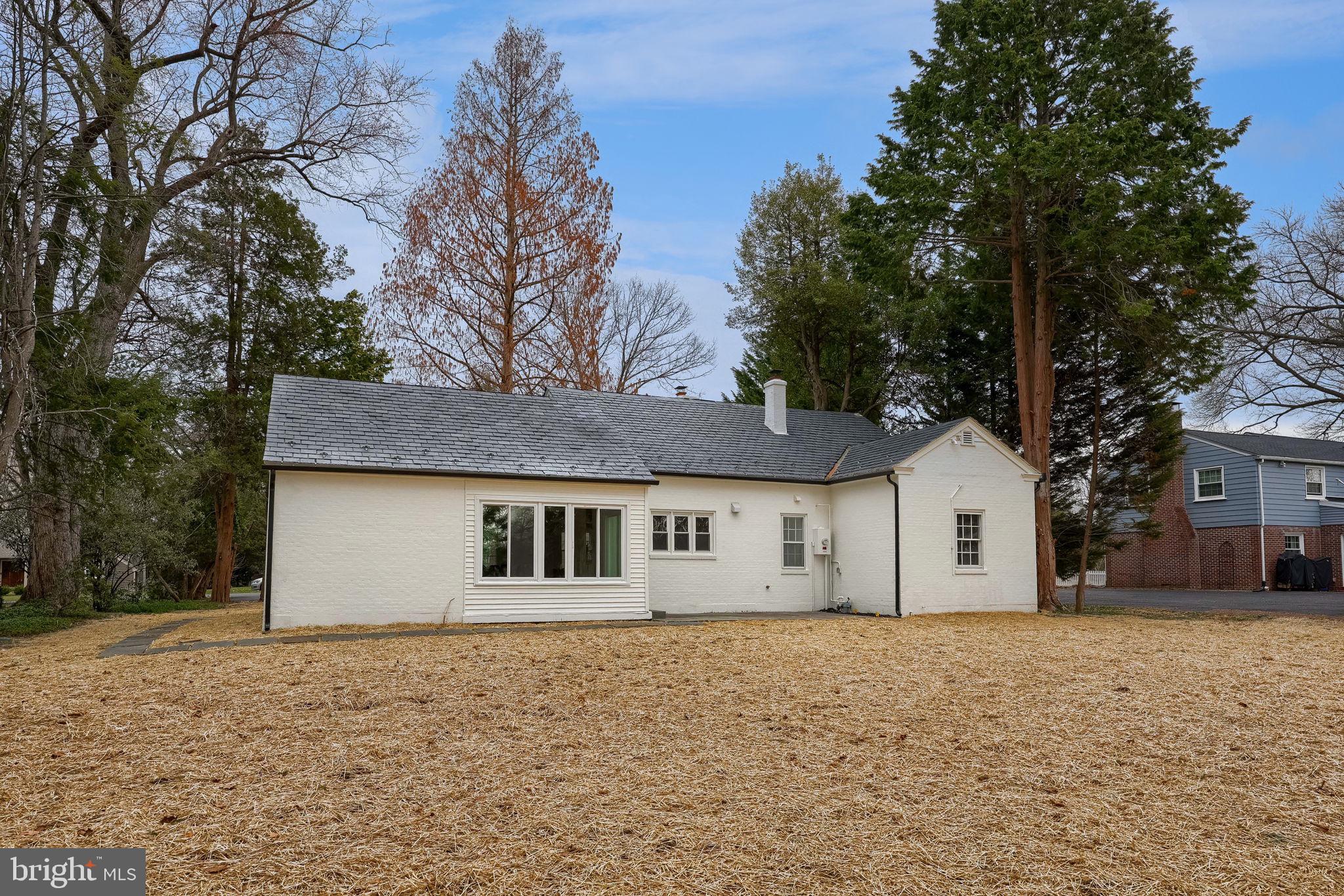 SCHOOL LANE HILLS - Residential