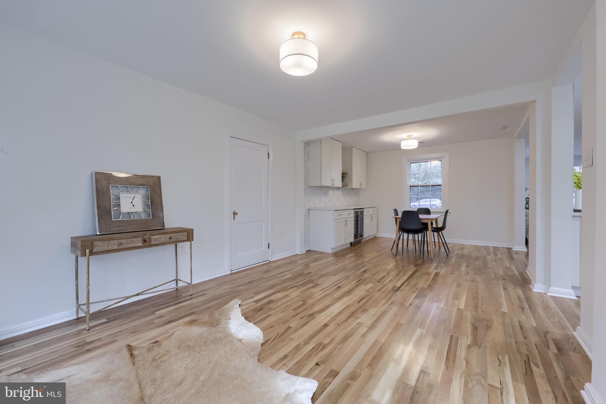 SCHOOL LANE HILLS - Residential