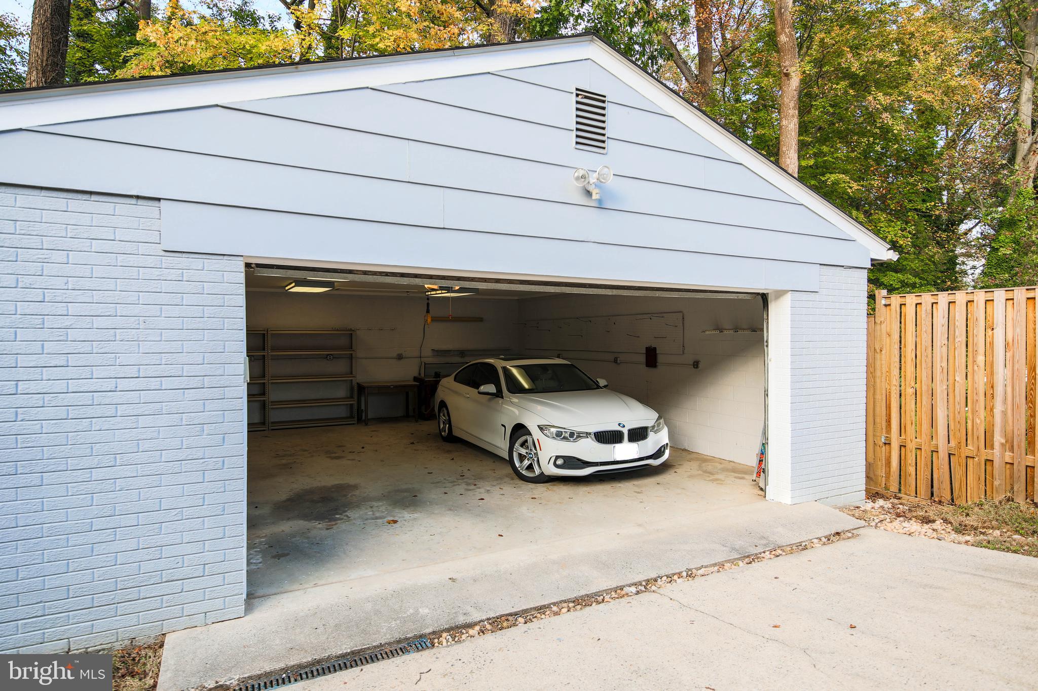 NORTH SPRINGFIELD - Residential