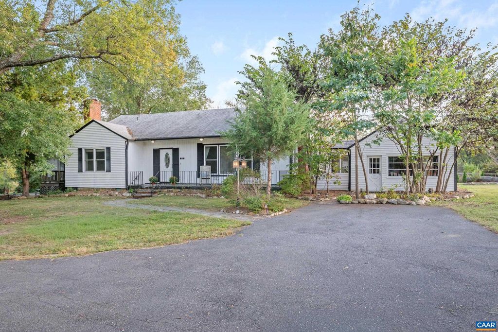 Photo of 90 Windhaven Ln, AFTON, VA 22920 (MLS # 670556)