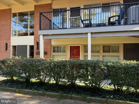 3411 University Boulevard W Unit 204, Kensington, MD MLS: MDMC2155674