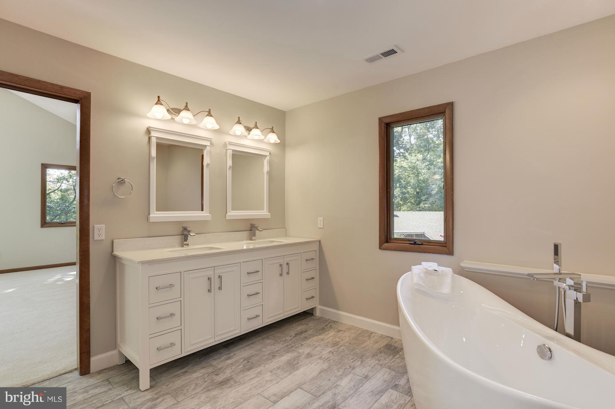 HILLSMERE ESTATES - Residential