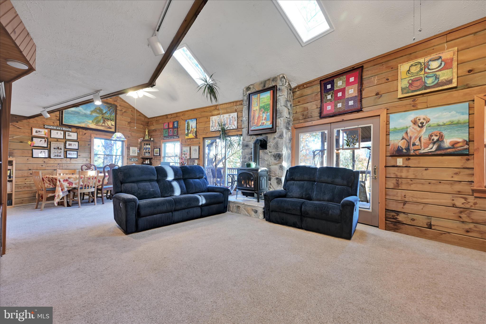 LAKE WYNONAH - Residential