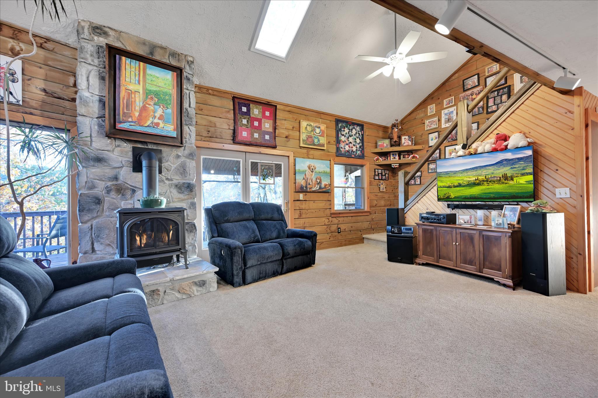 LAKE WYNONAH - Residential