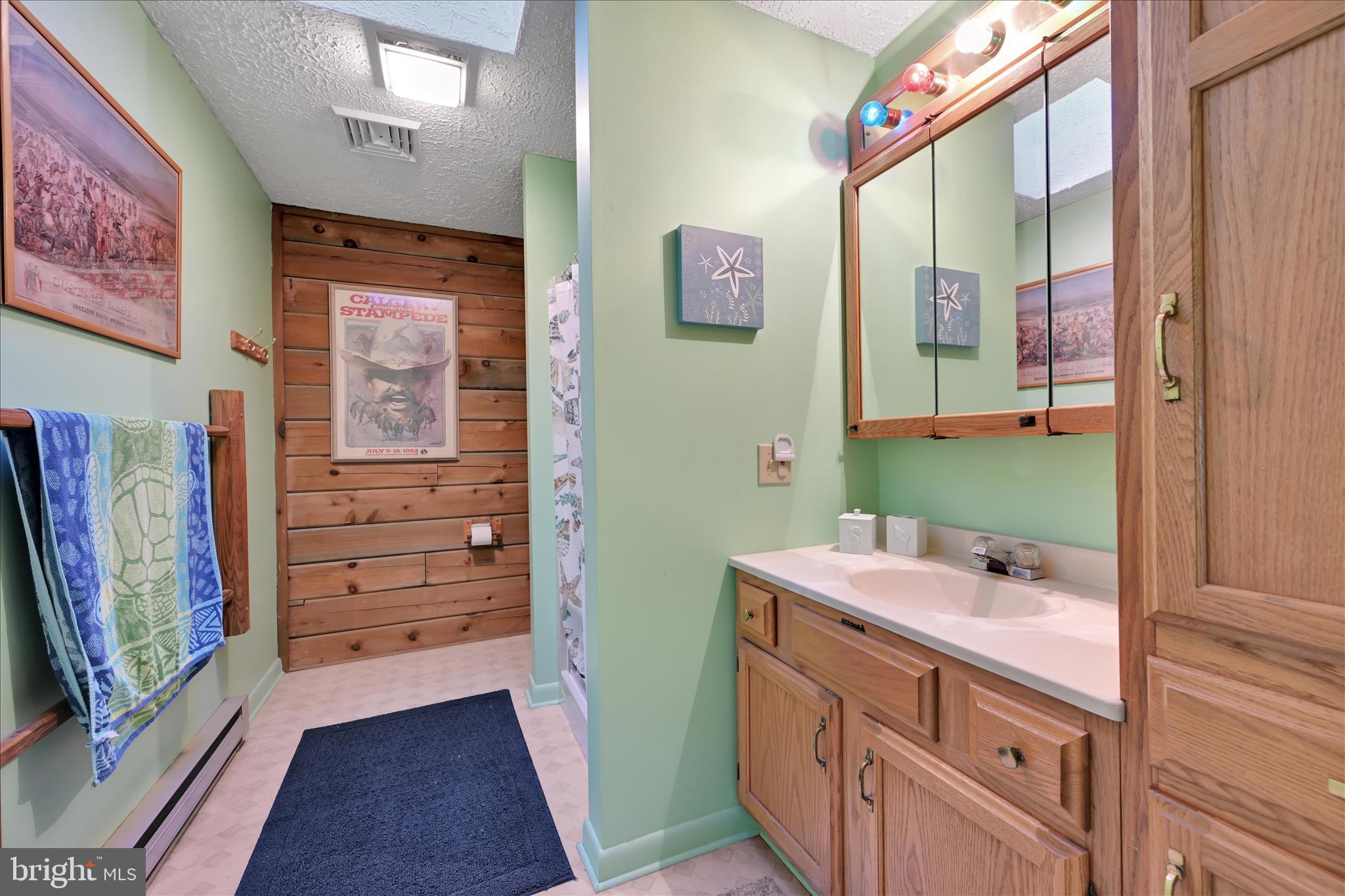 LAKE WYNONAH - Residential