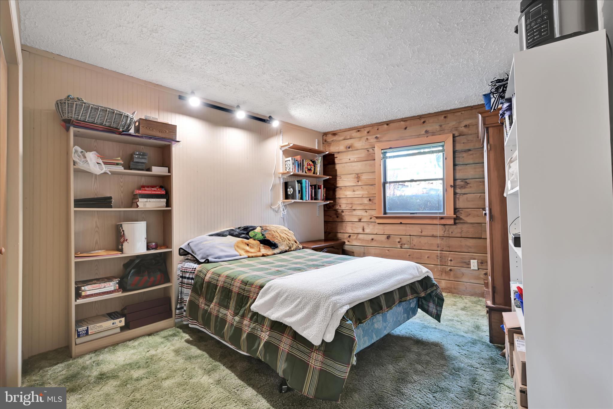 LAKE WYNONAH - Residential