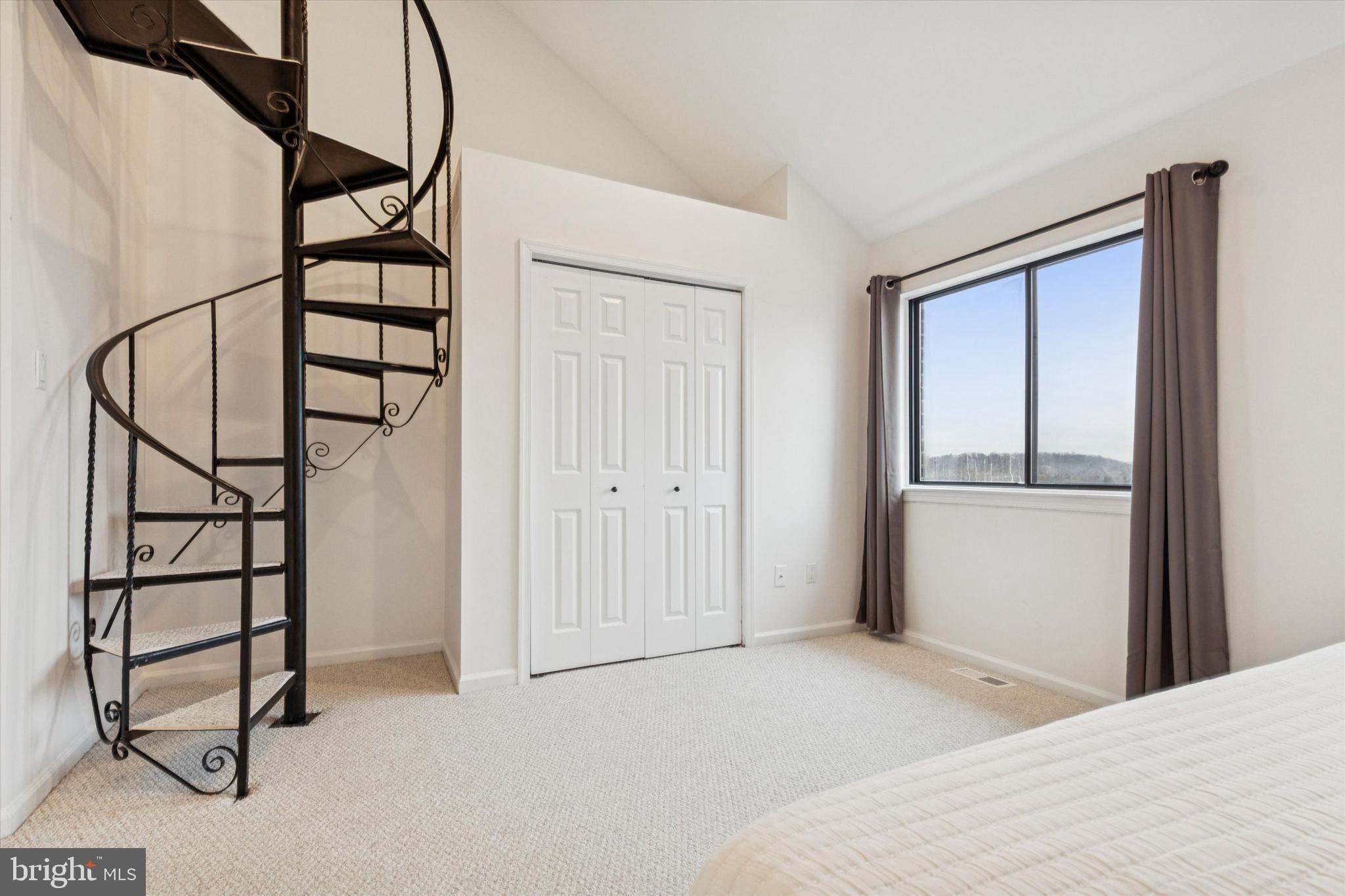 REBEL HILL - Residential