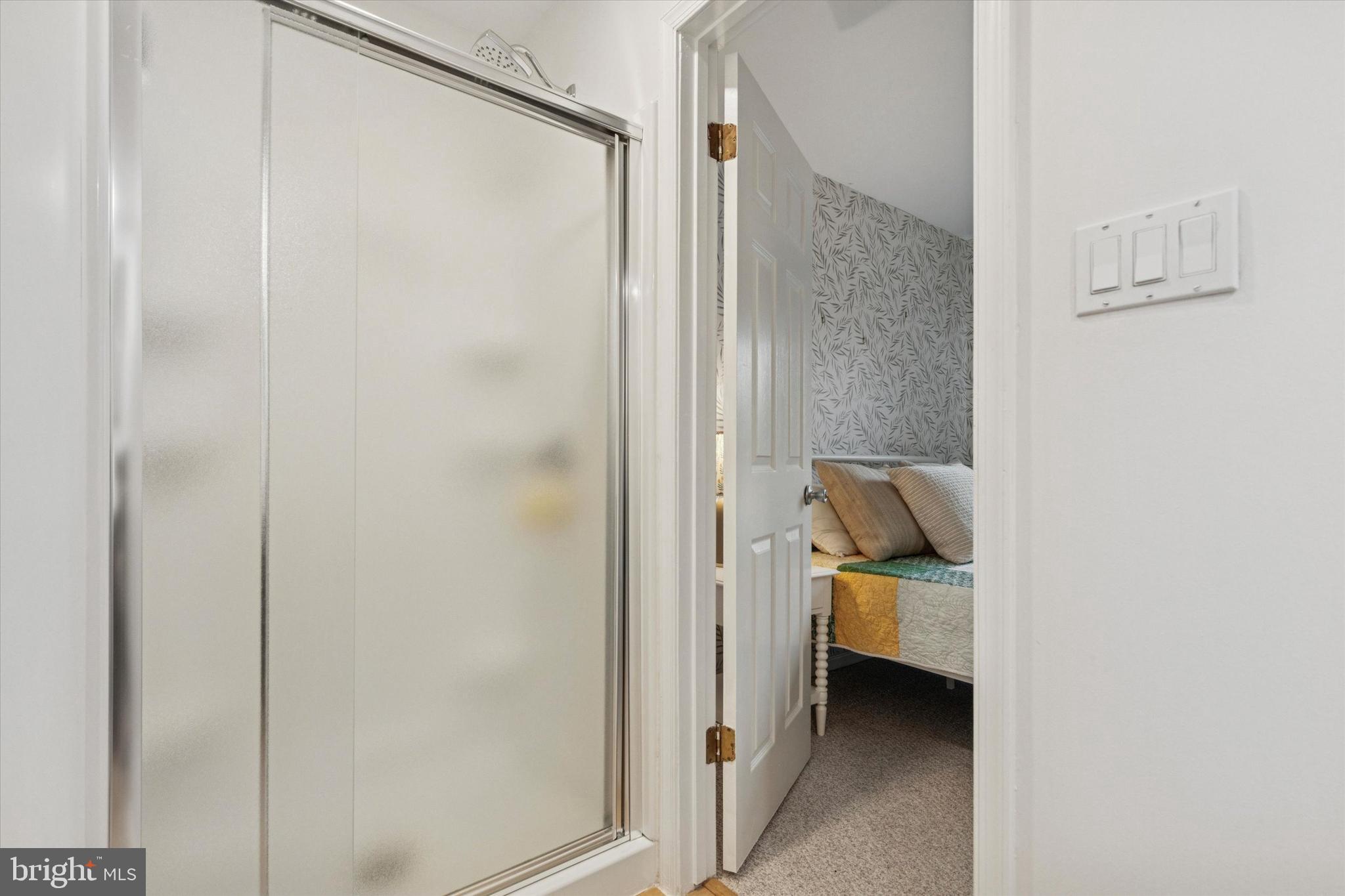 REBEL HILL - Residential