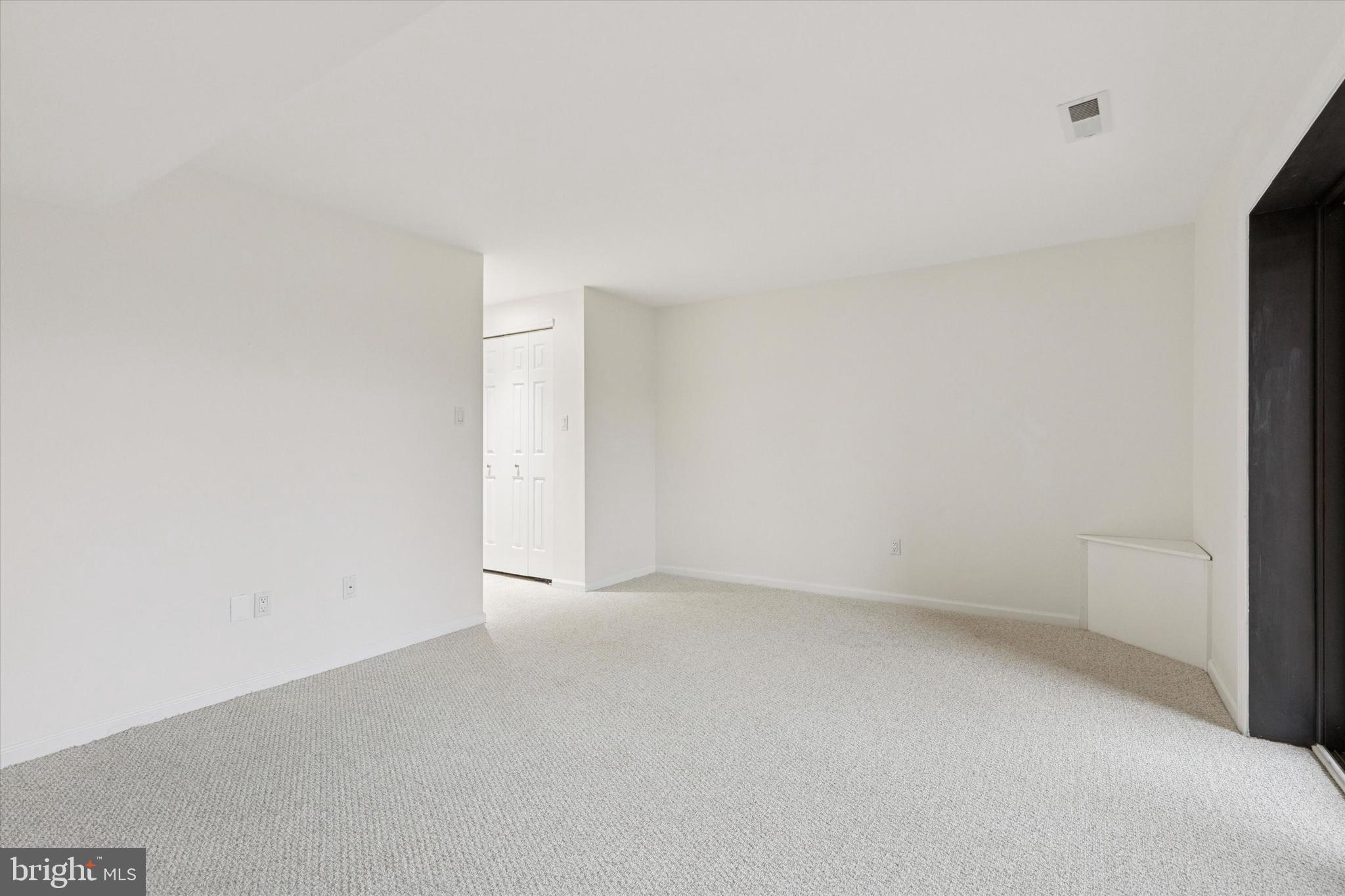 REBEL HILL - Residential