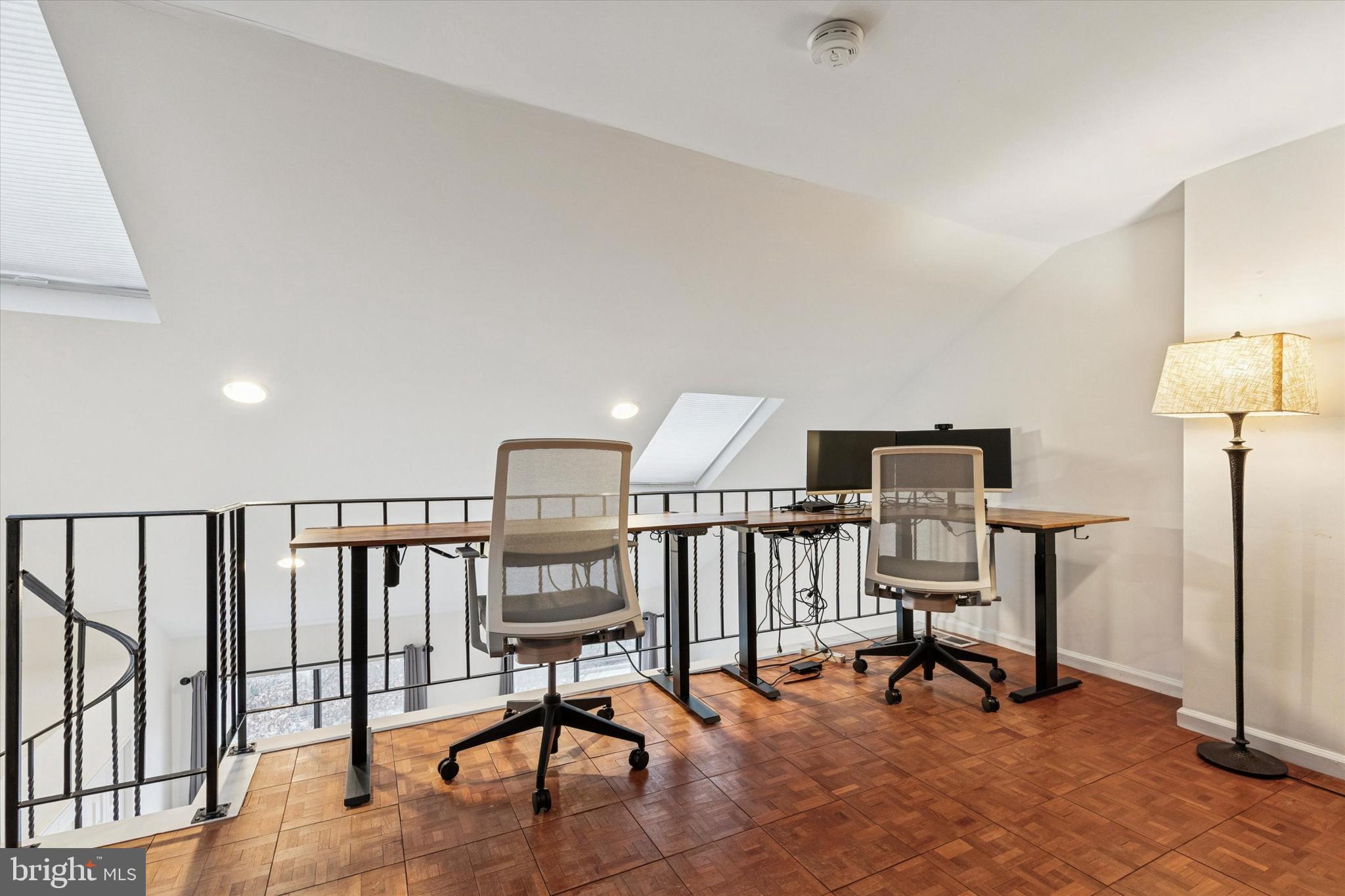 REBEL HILL - Residential