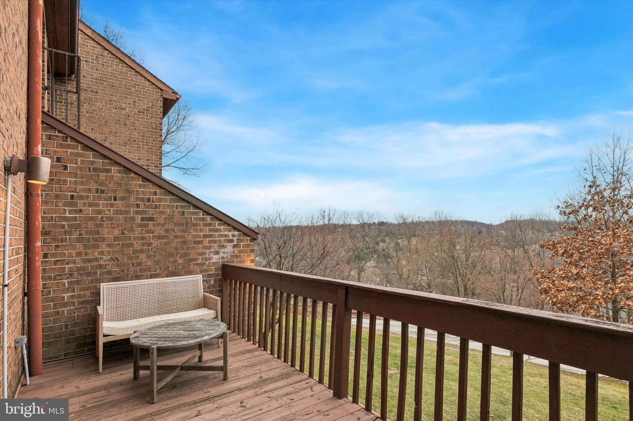 REBEL HILL - Residential