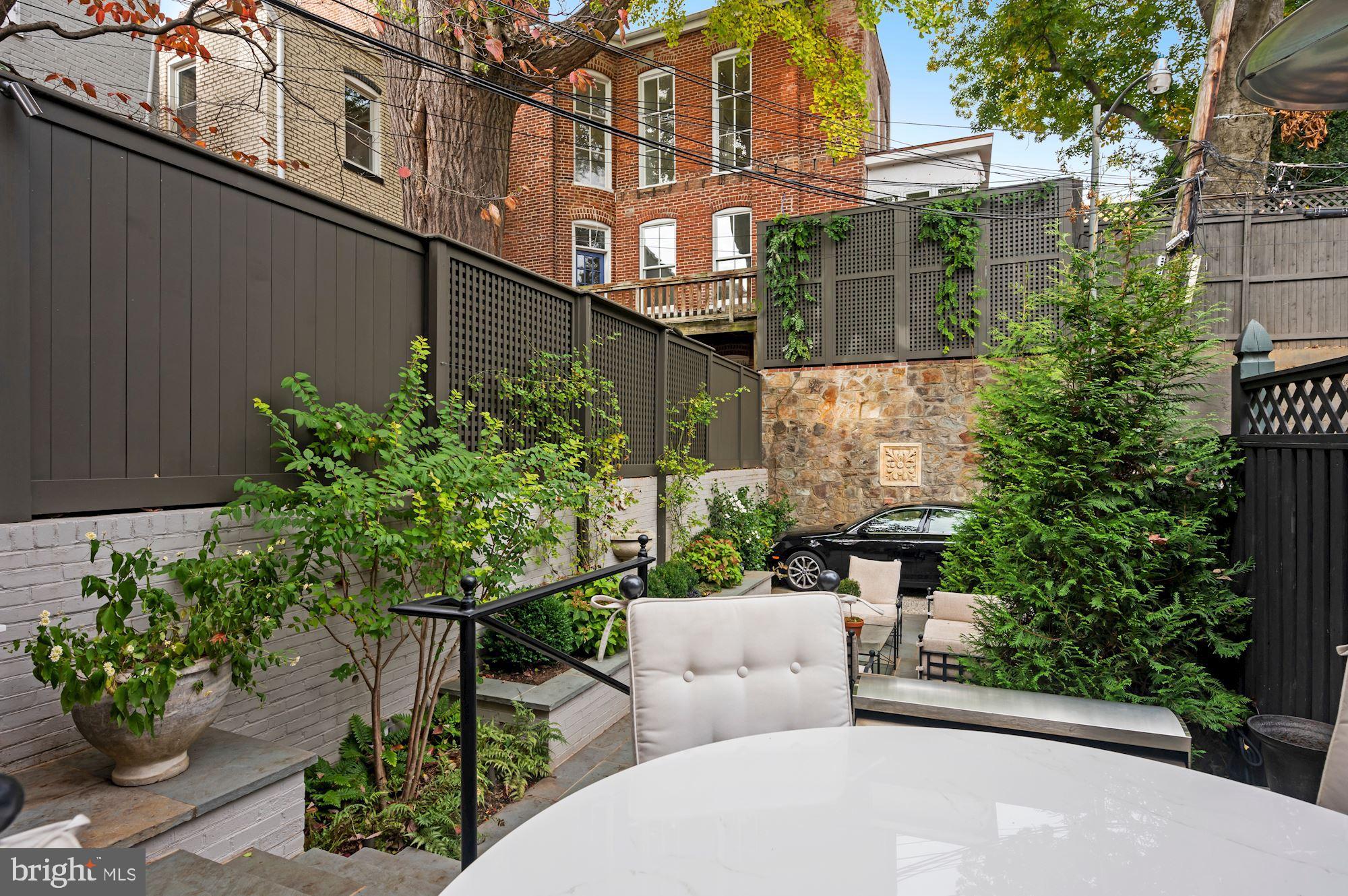 GEORGETOWN - Residential