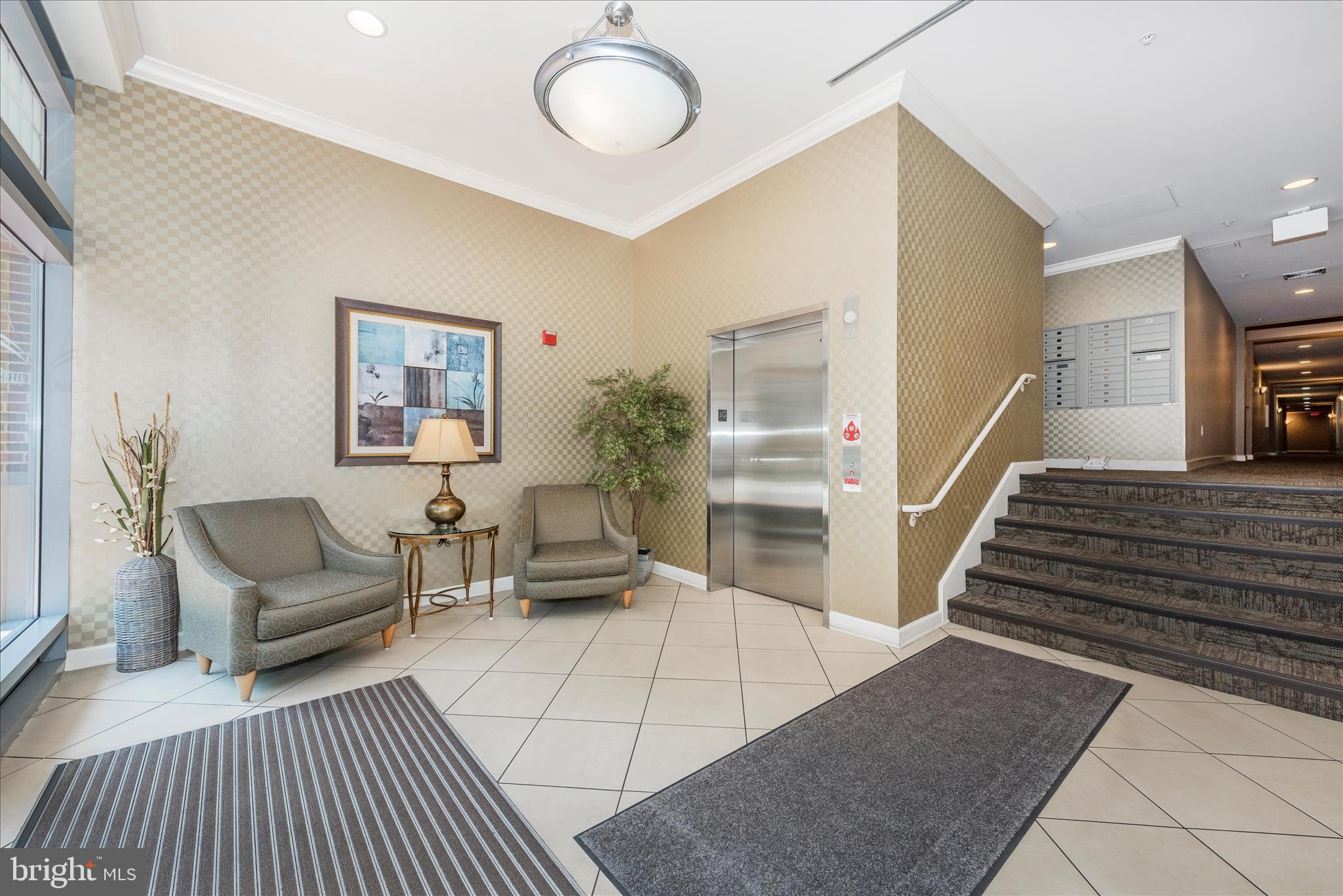 35 E ALL SAINTS STREET 211