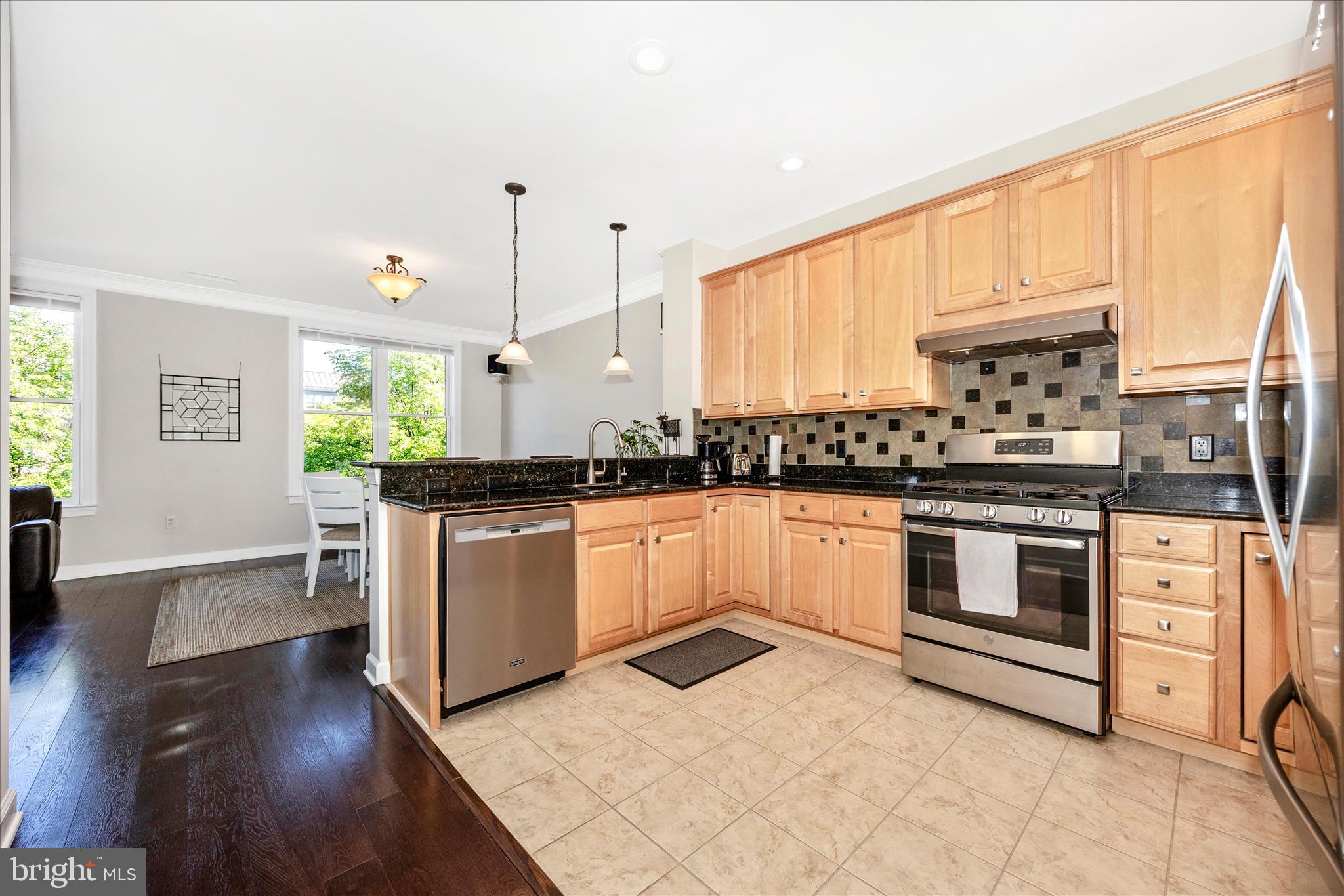 MAXWELL PLACE - Residential