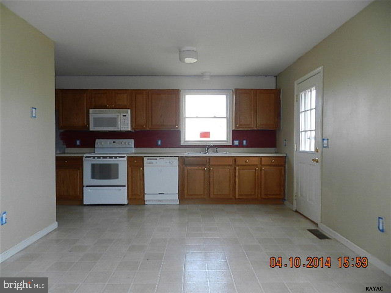 GOLDSBORO MANOR - Residential