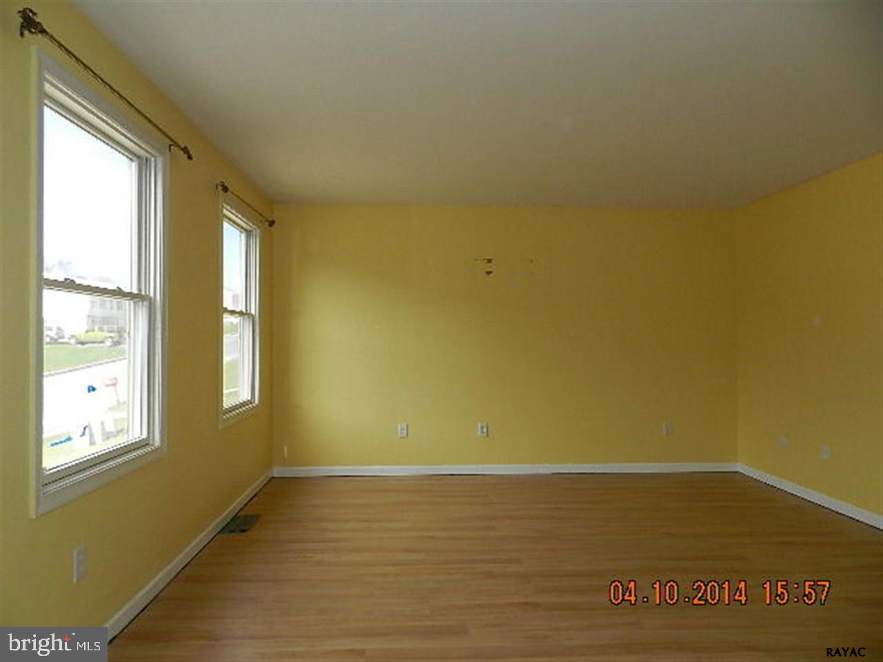 GOLDSBORO MANOR - Residential