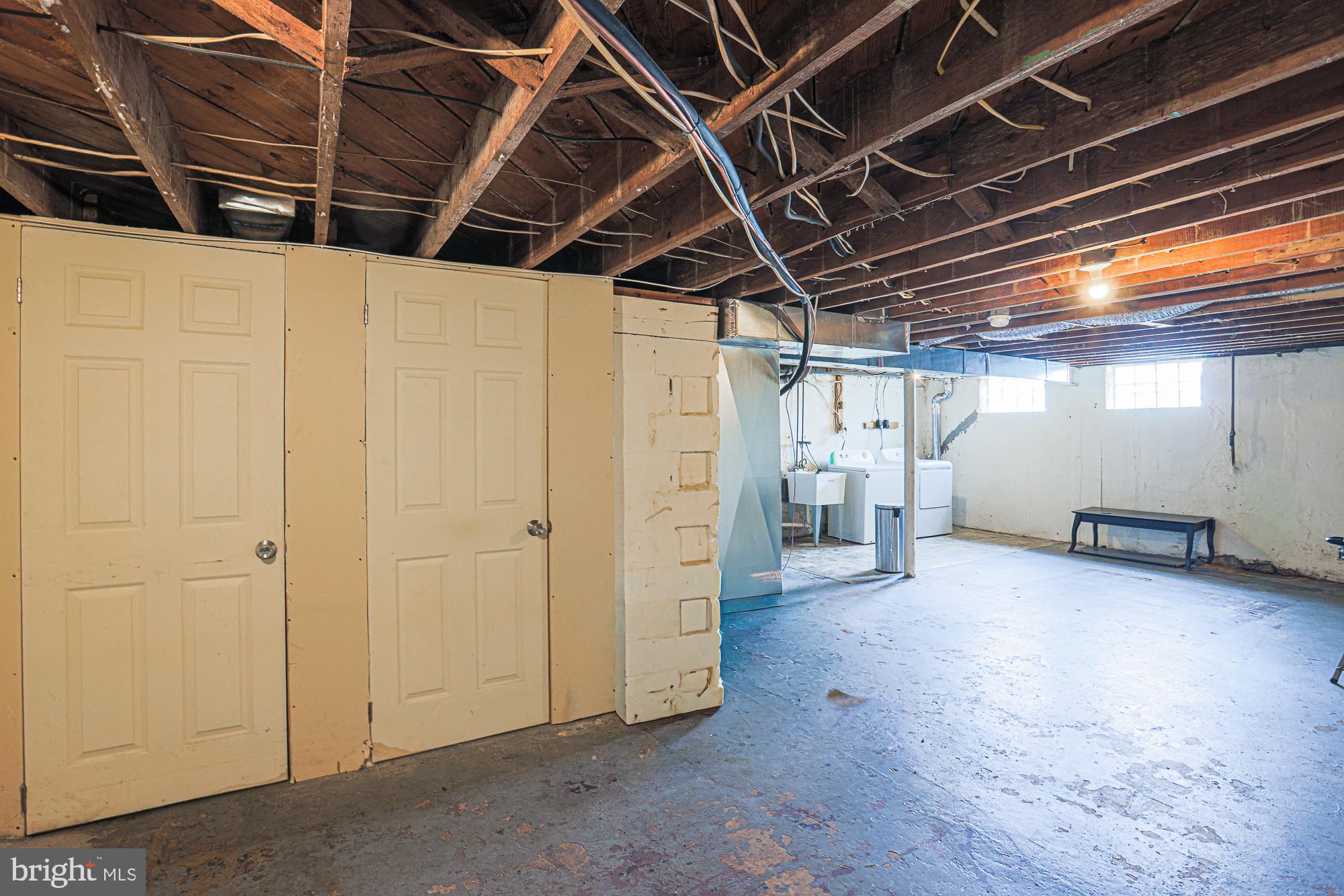 HILLENDALE ESTATES - Residential