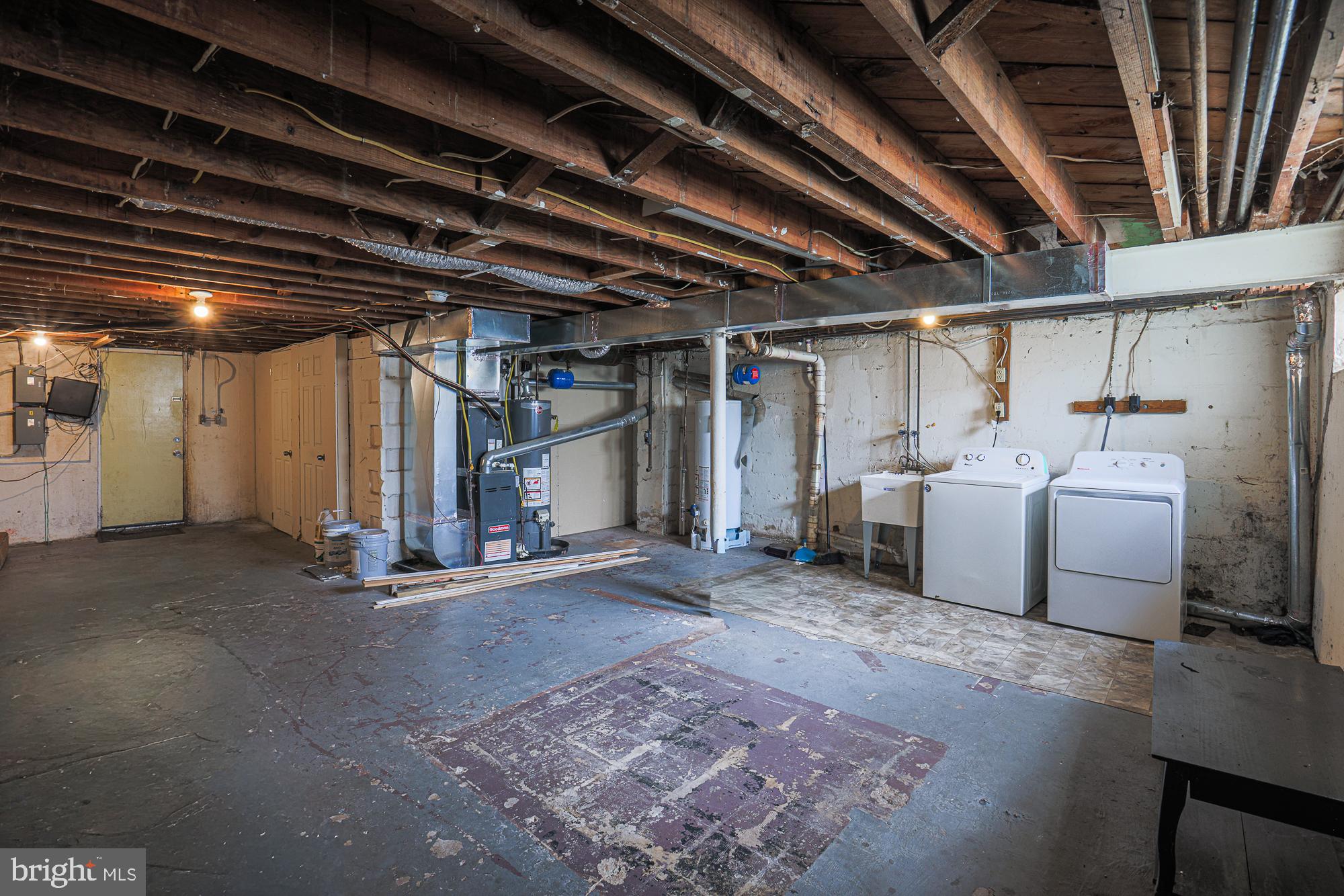 HILLENDALE ESTATES - Residential