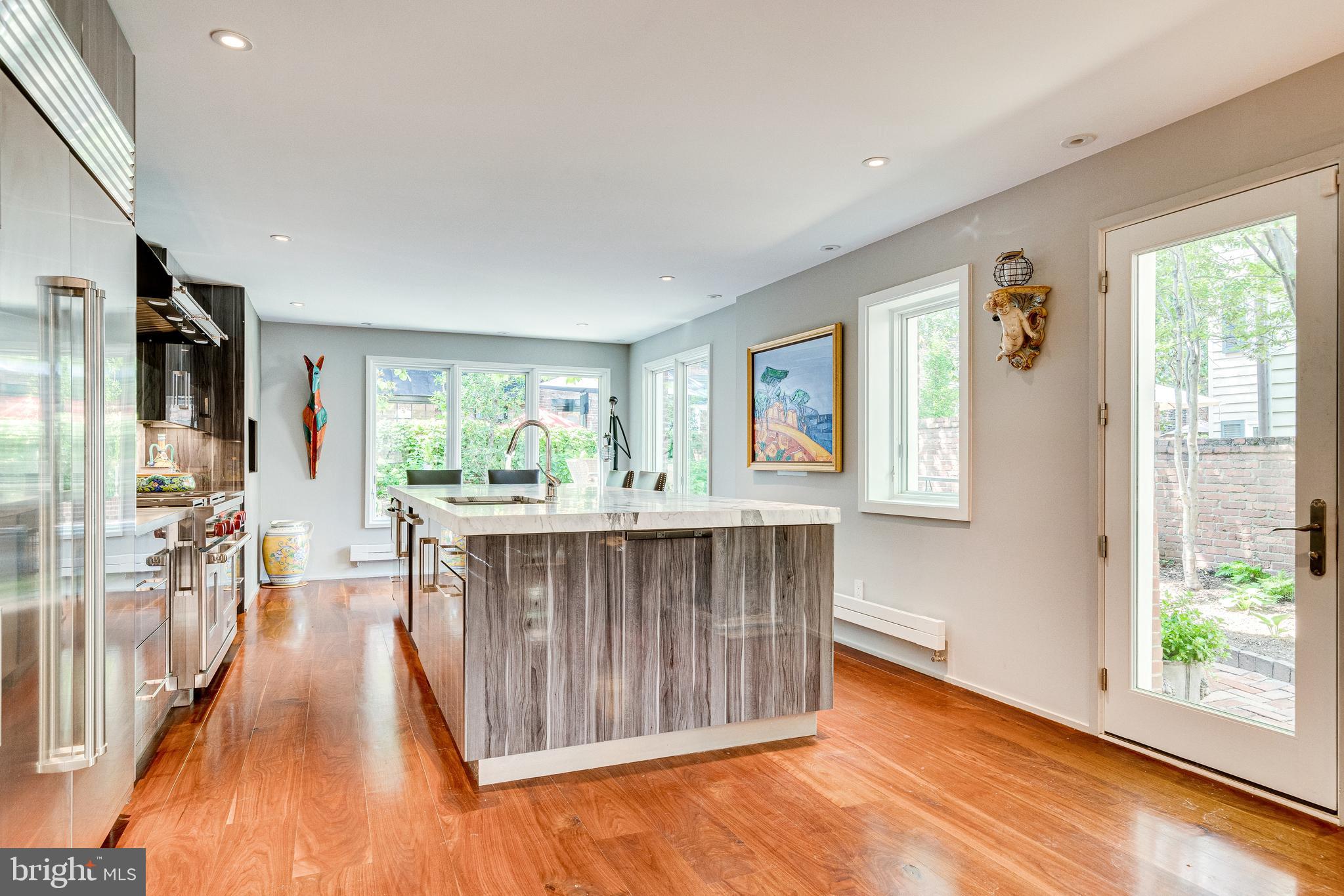 OLD TOWN ALEXANDRIA - Residential