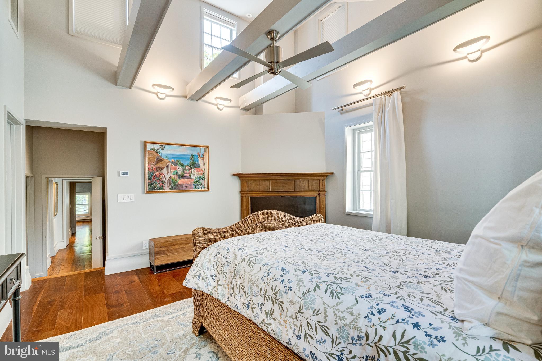 OLD TOWN ALEXANDRIA - Residential