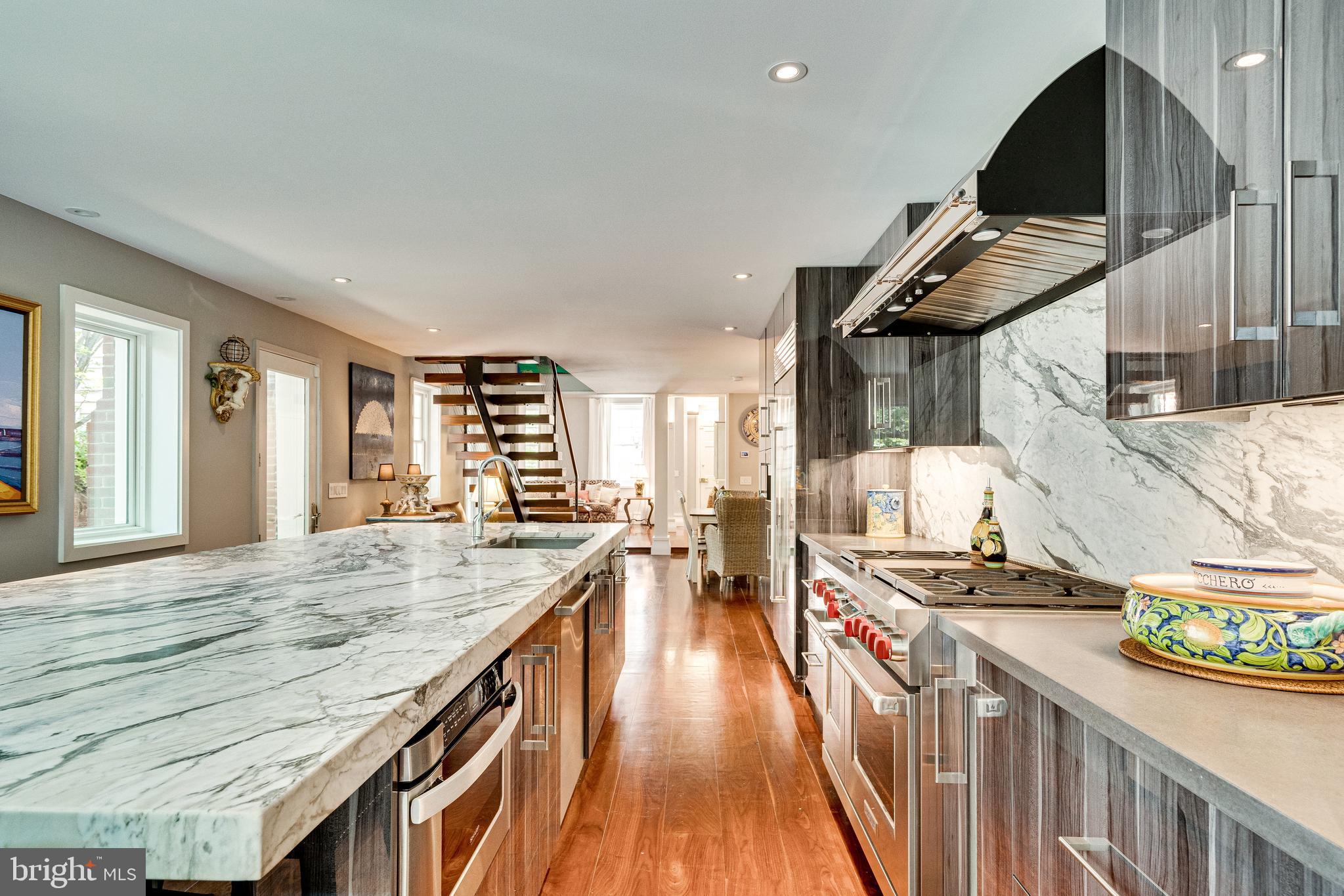 OLD TOWN ALEXANDRIA - Residential