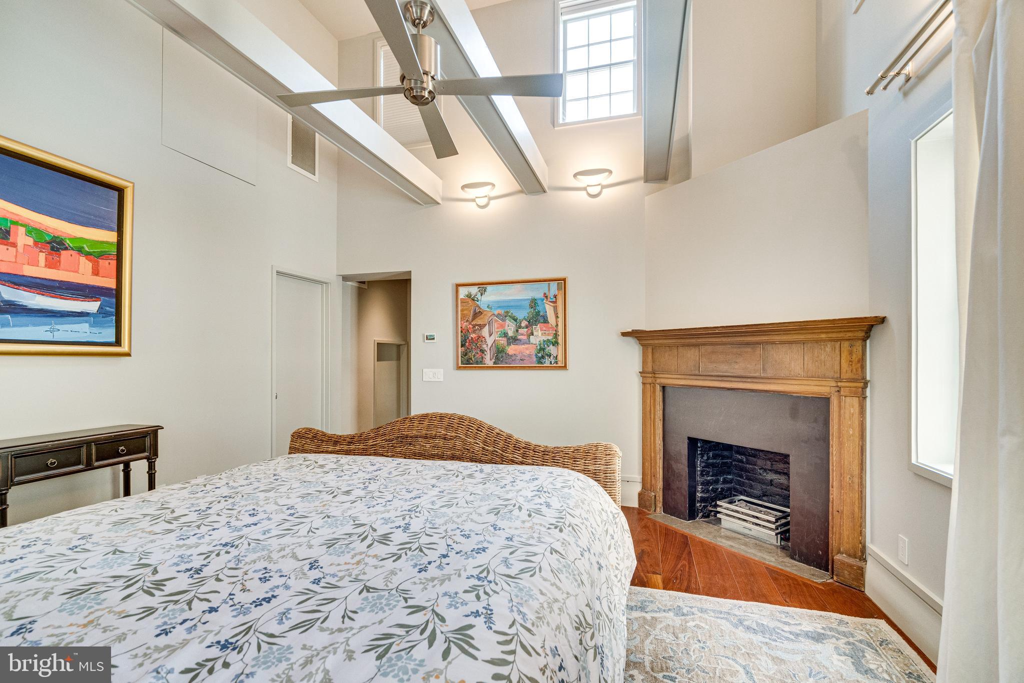 OLD TOWN ALEXANDRIA - Residential