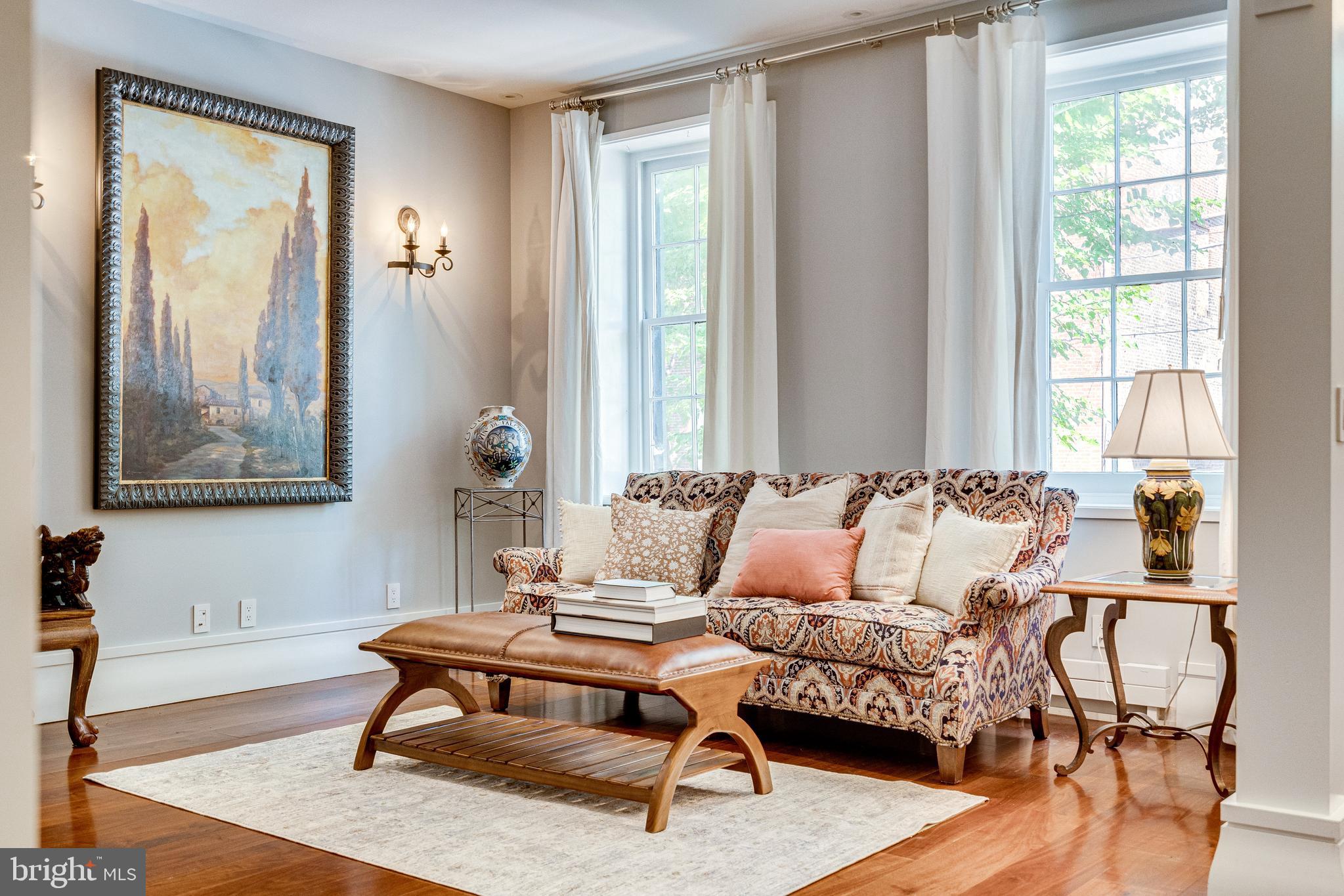 OLD TOWN ALEXANDRIA - Residential