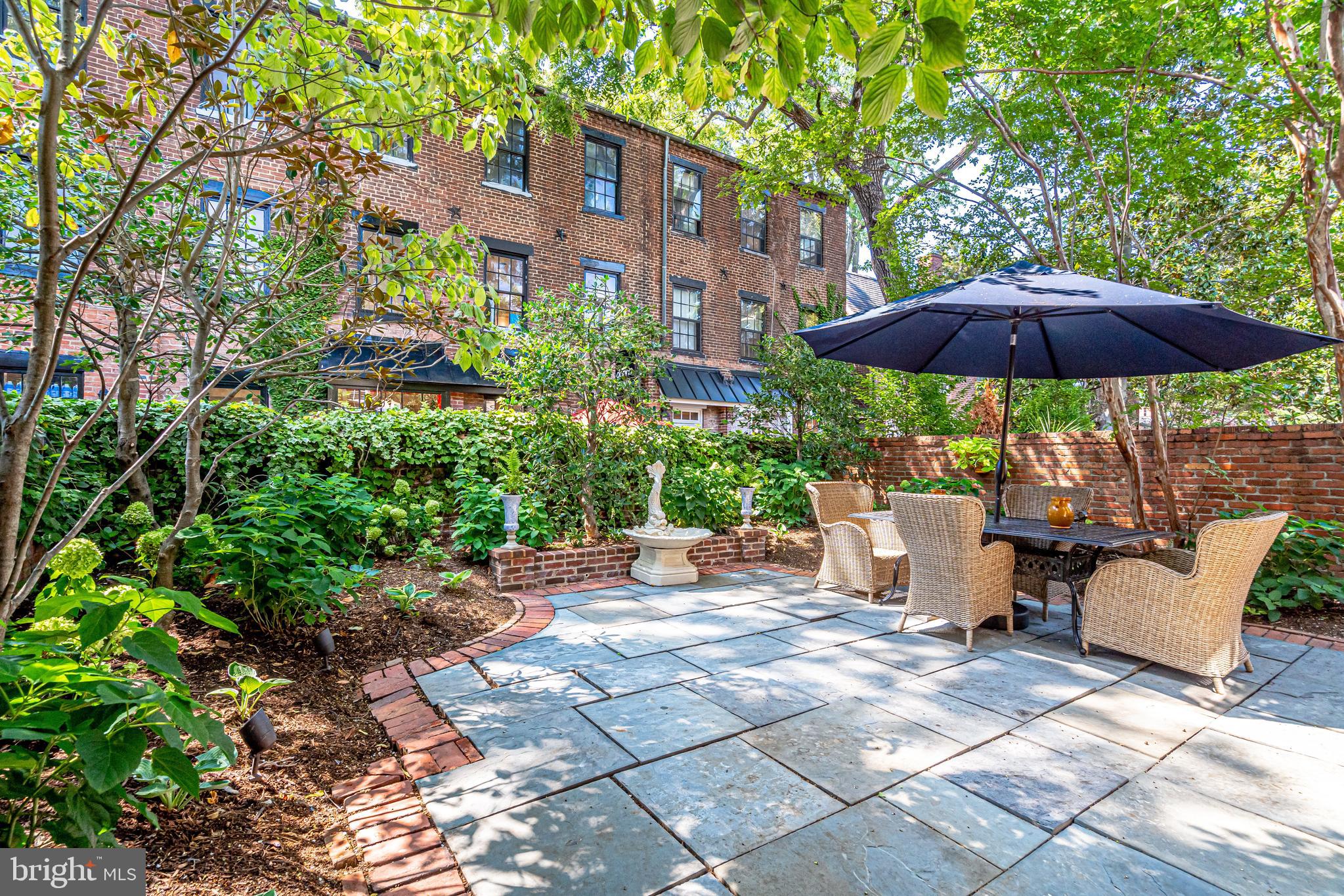 OLD TOWN ALEXANDRIA - Residential