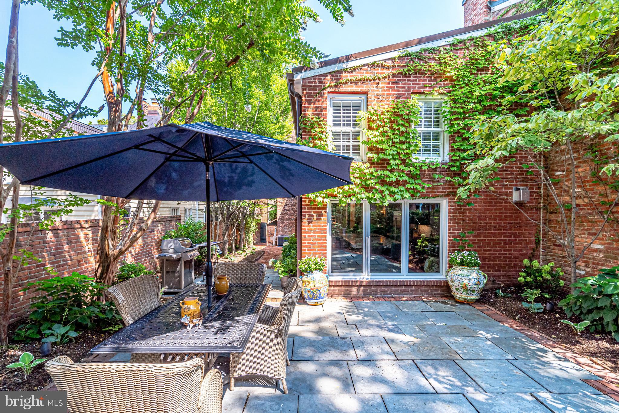 OLD TOWN ALEXANDRIA - Residential