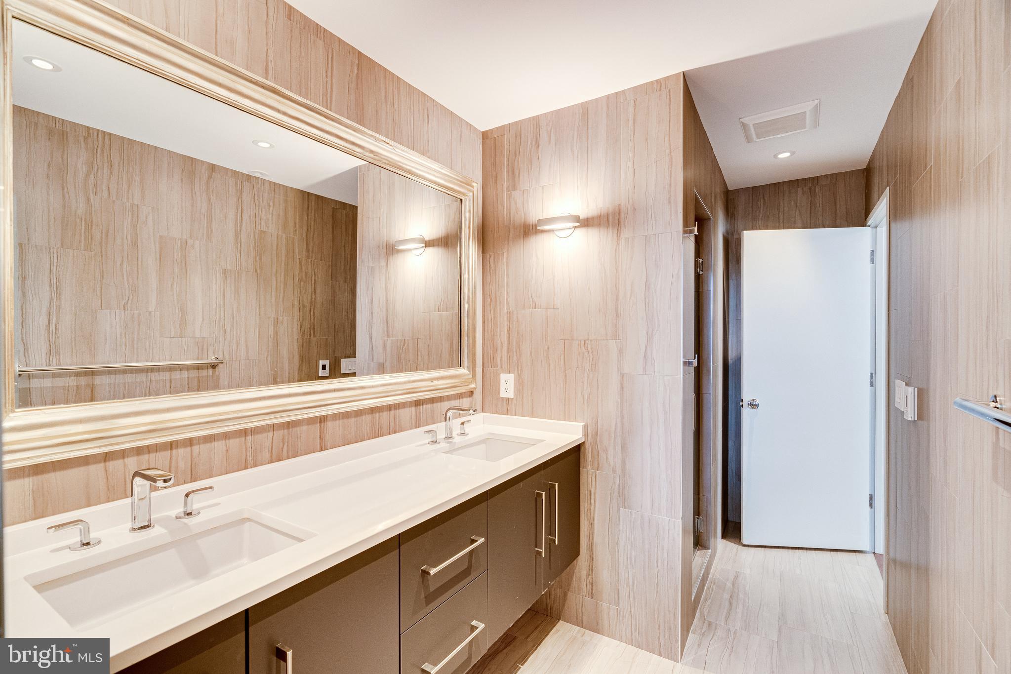 OLD TOWN ALEXANDRIA - Residential