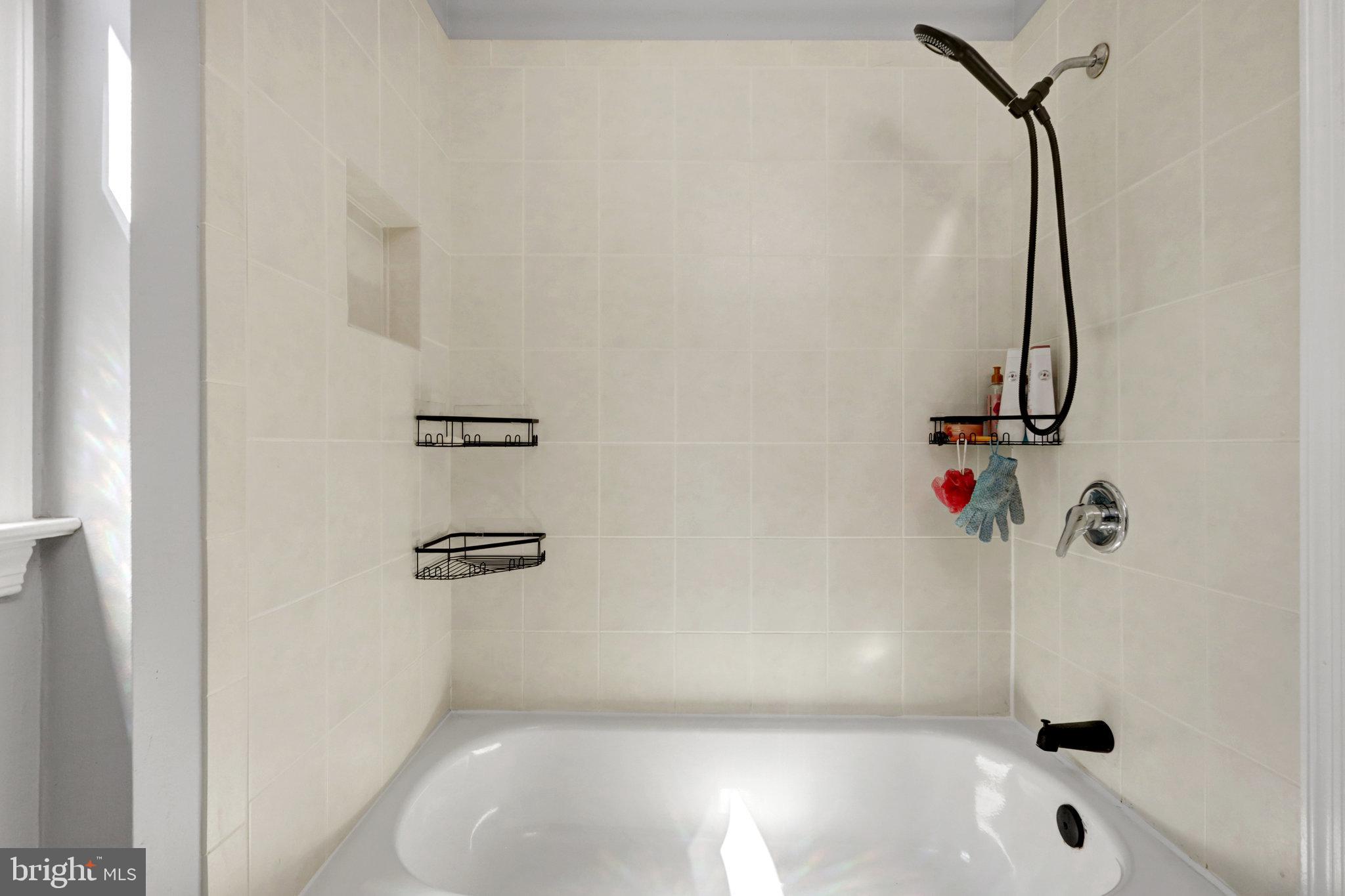 ROLLING VALLEY - Residential