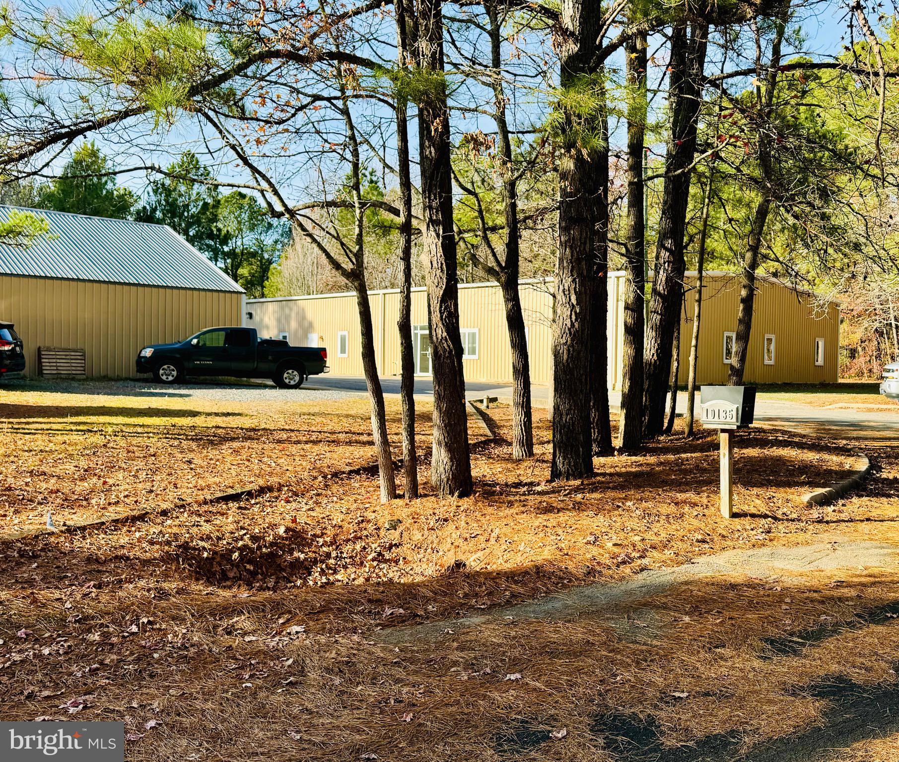10135 PIN OAK LANE