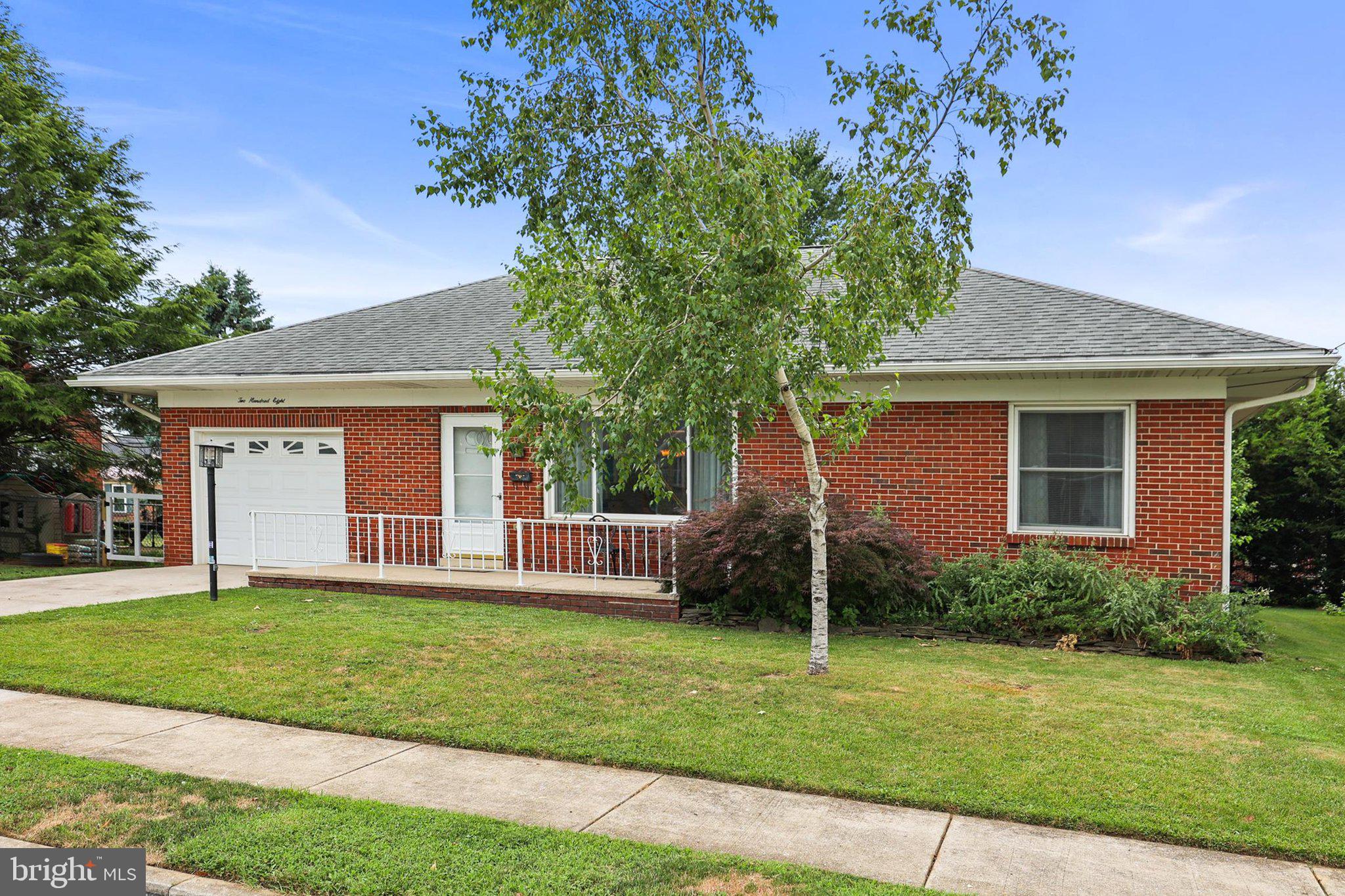 208 WILLOW STREET