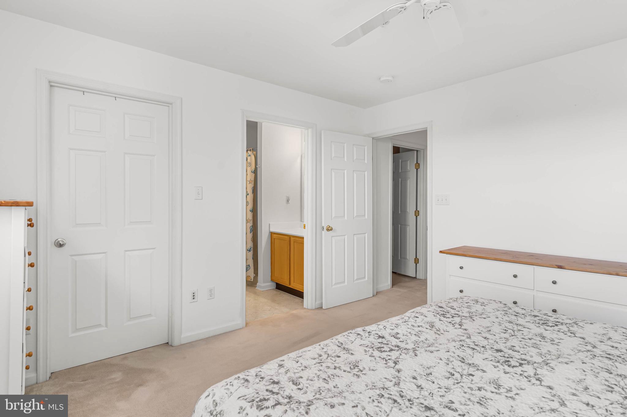 SOUTH HAMPTON - Residential