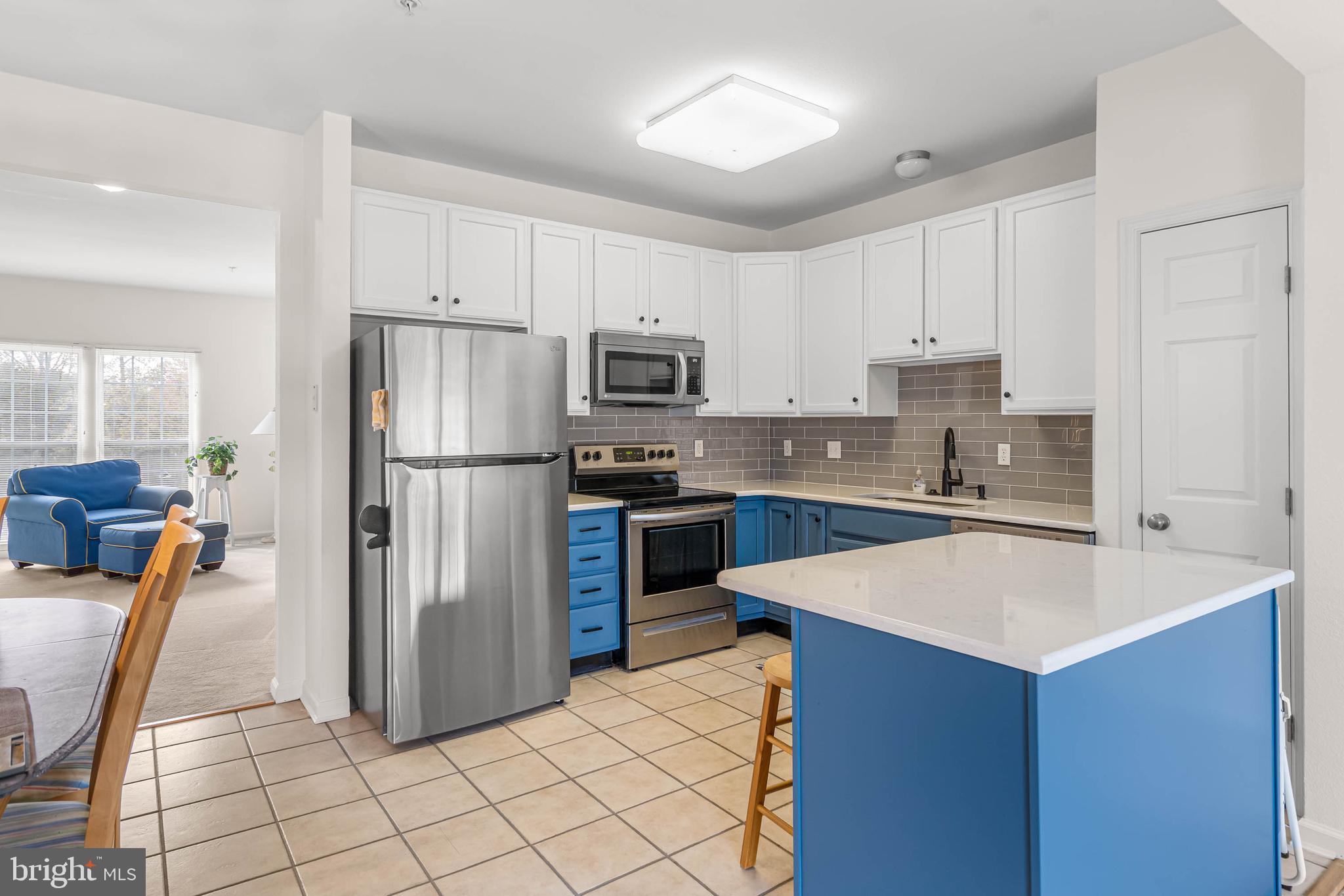 SOUTH HAMPTON - Residential