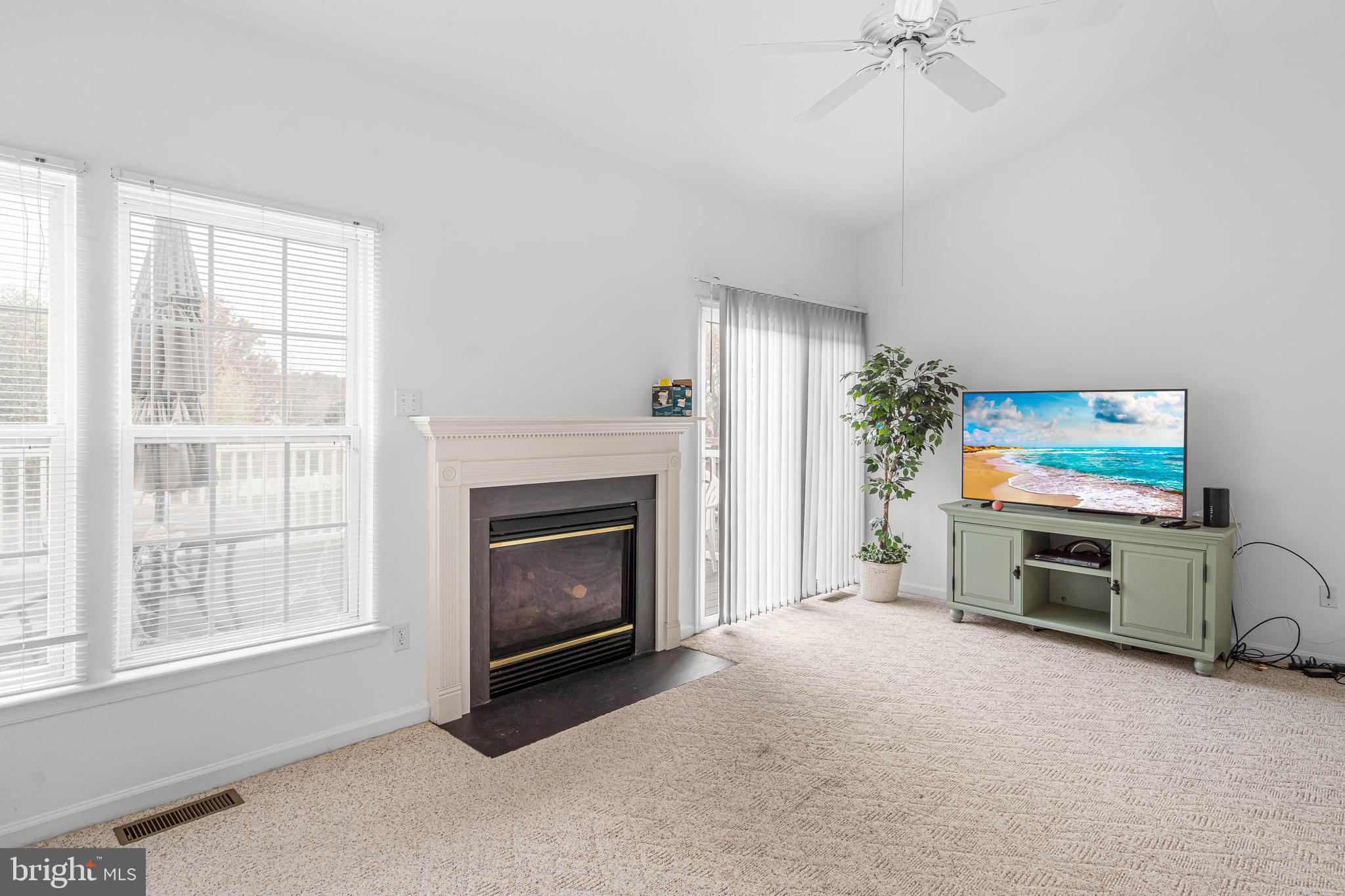 SOUTH HAMPTON - Residential