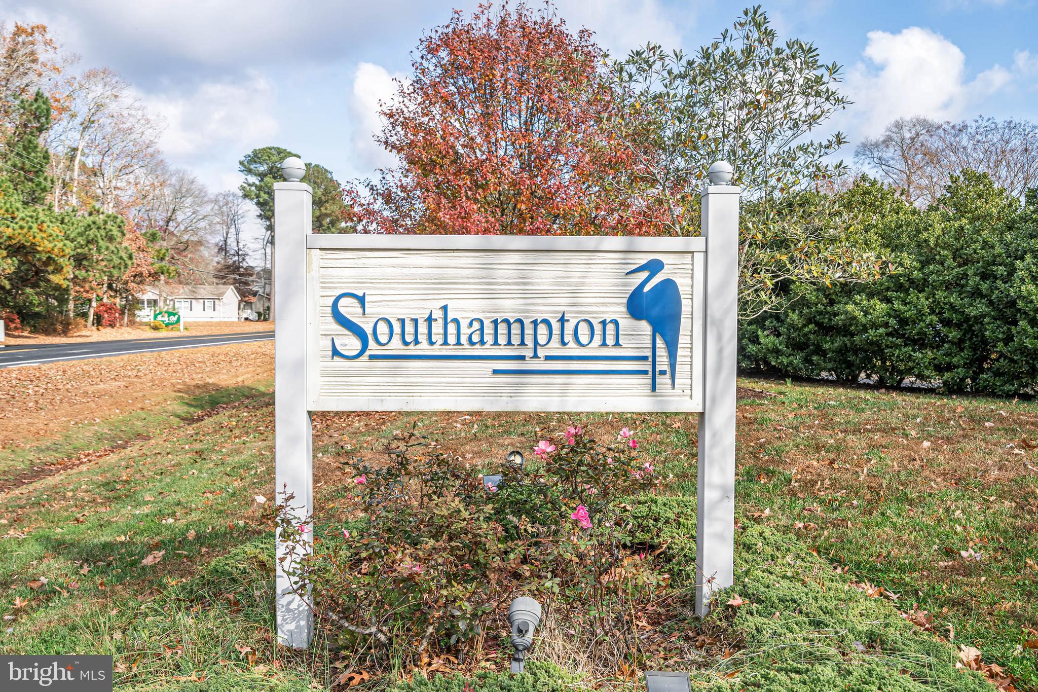 SOUTH HAMPTON - Residential