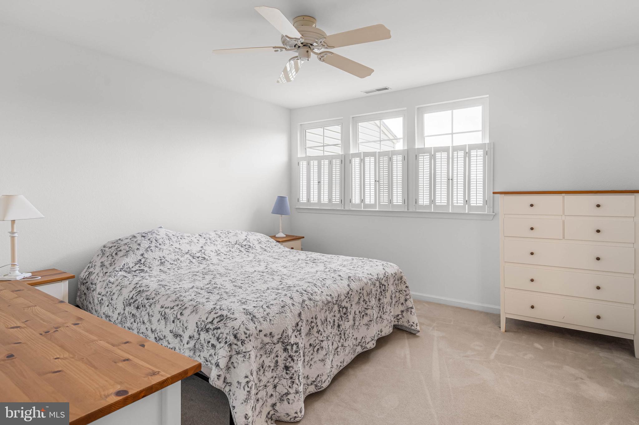 SOUTH HAMPTON - Residential