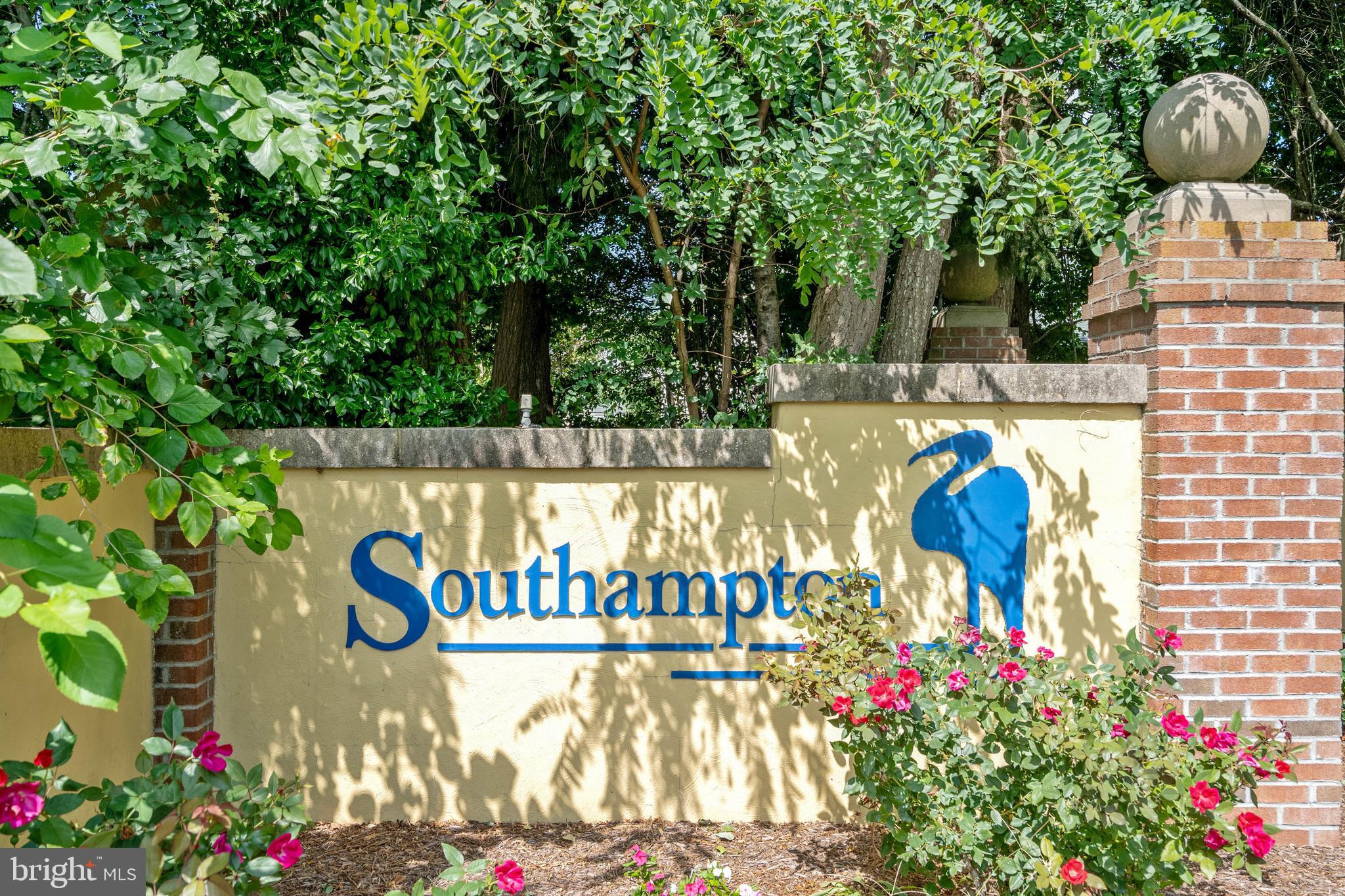 SOUTH HAMPTON - Residential