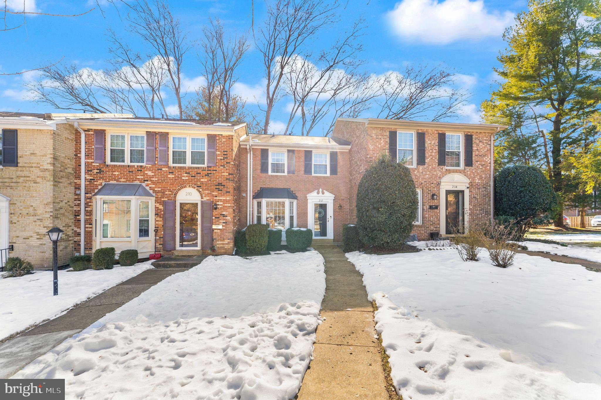 212 COMMONS DRIVE NW